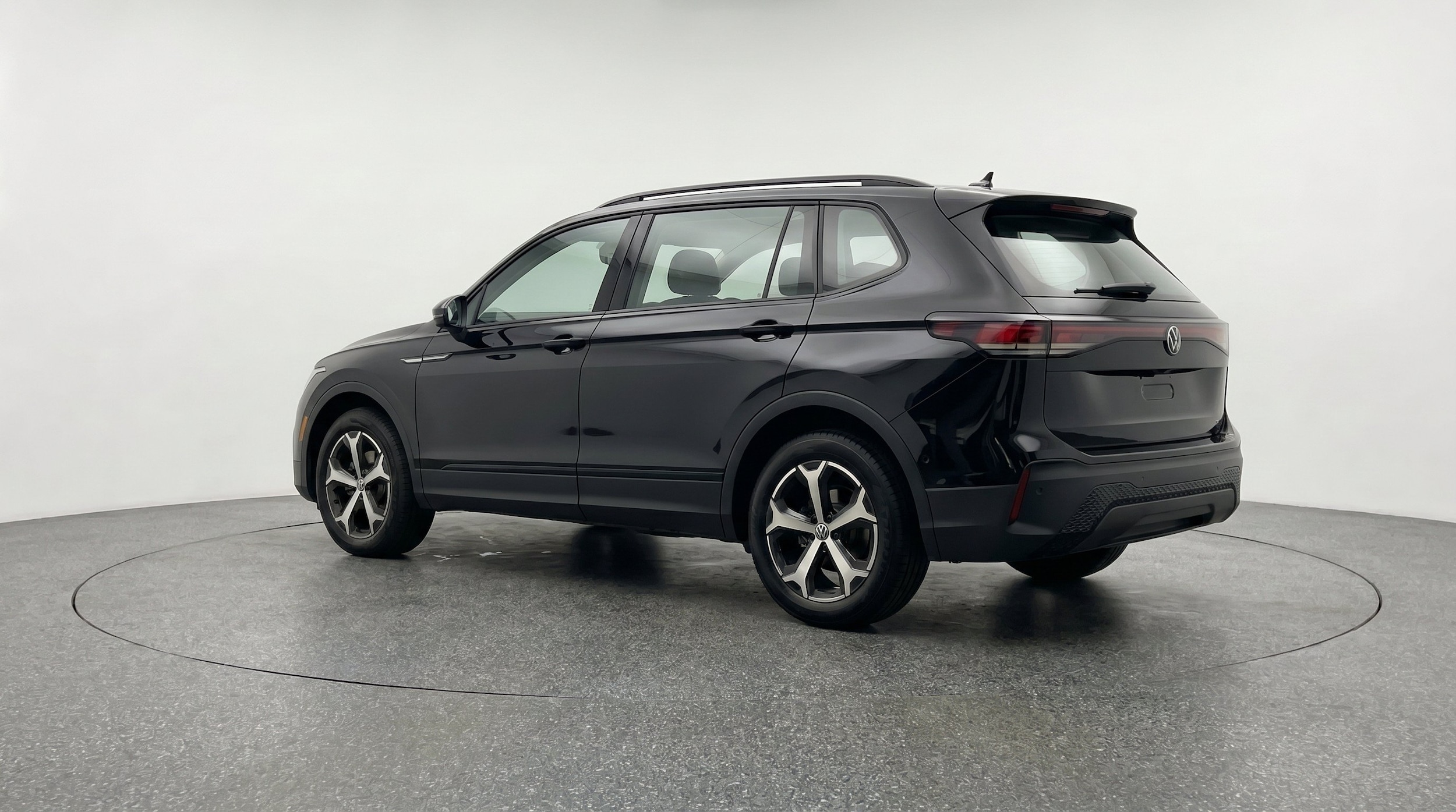 Thumbnail: 2026 Volkswagen Tiguan - 6