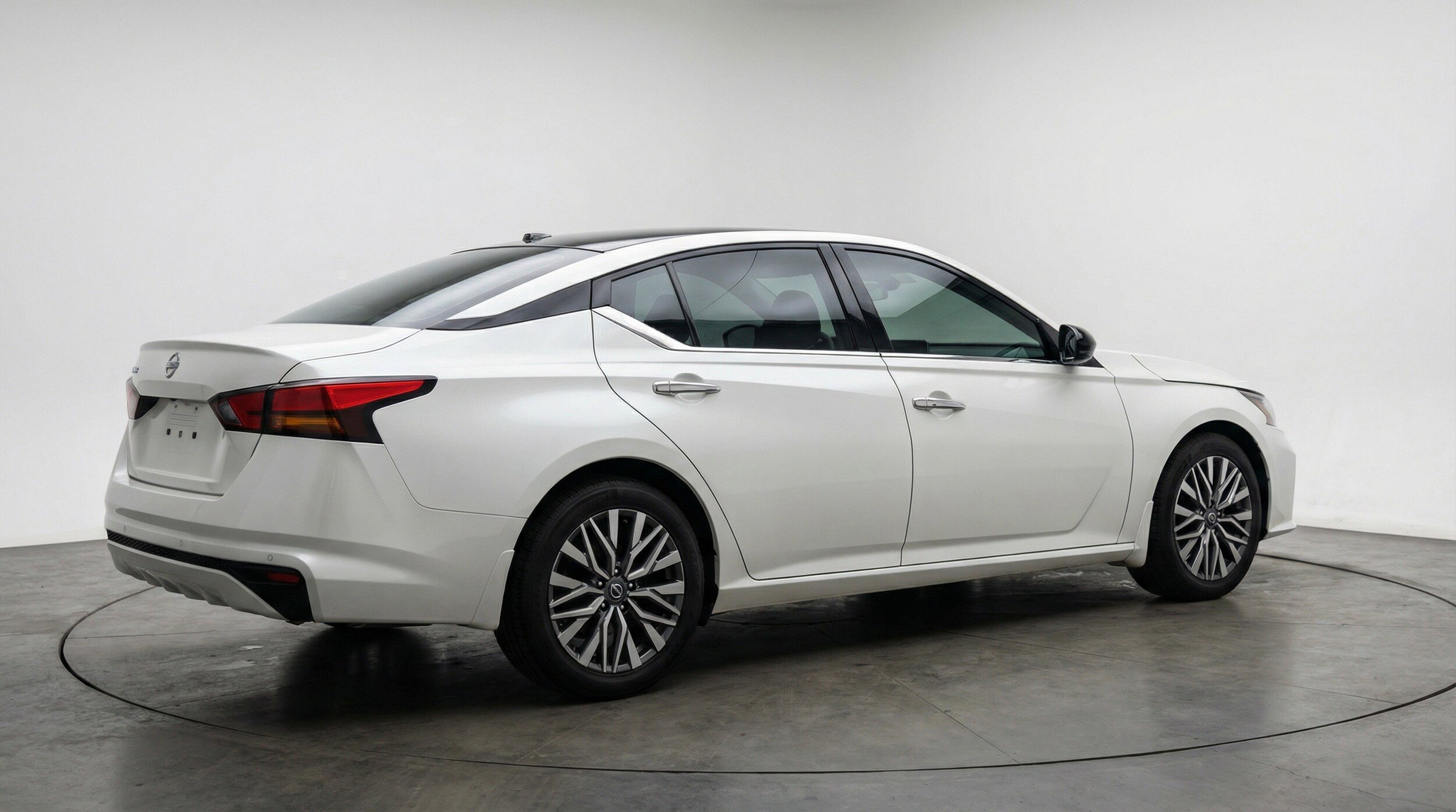 Thumbnail: 2025 Nissan Altima - 9