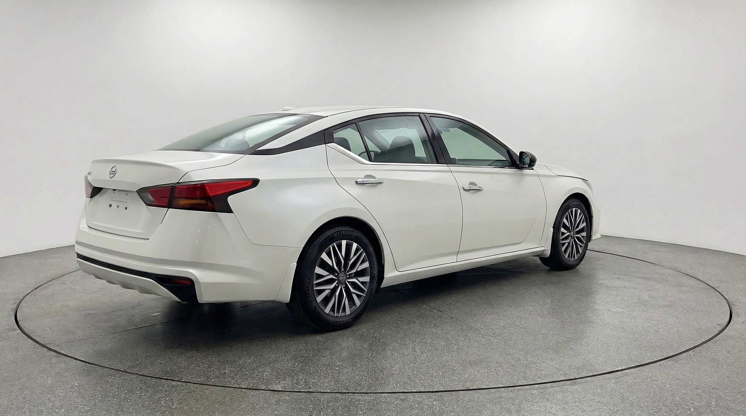 Thumbnail: 2025 Nissan Altima - 9