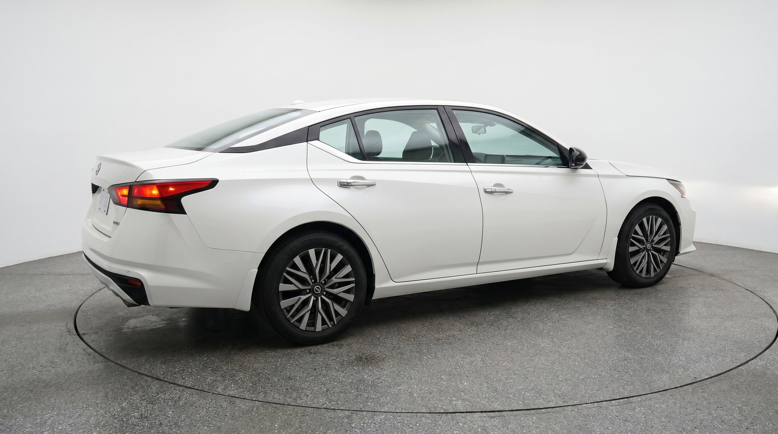 Thumbnail: 2025 Nissan Altima - 9