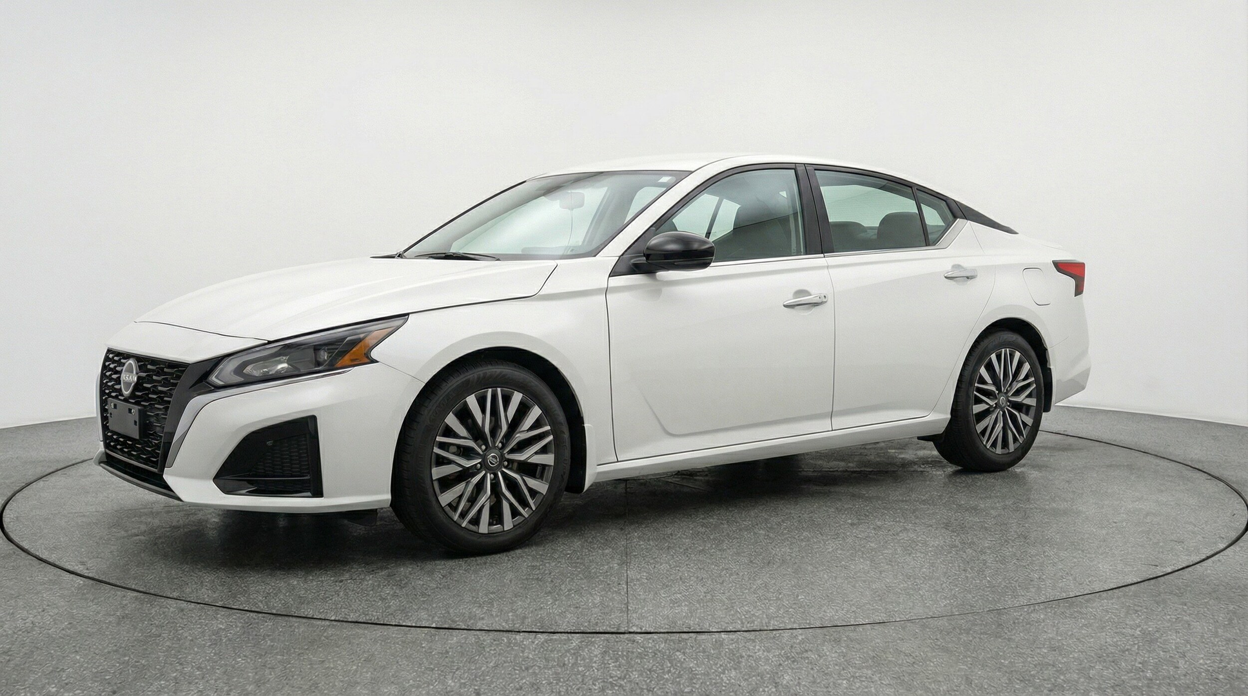 Thumbnail: 2025 Nissan Altima - 3