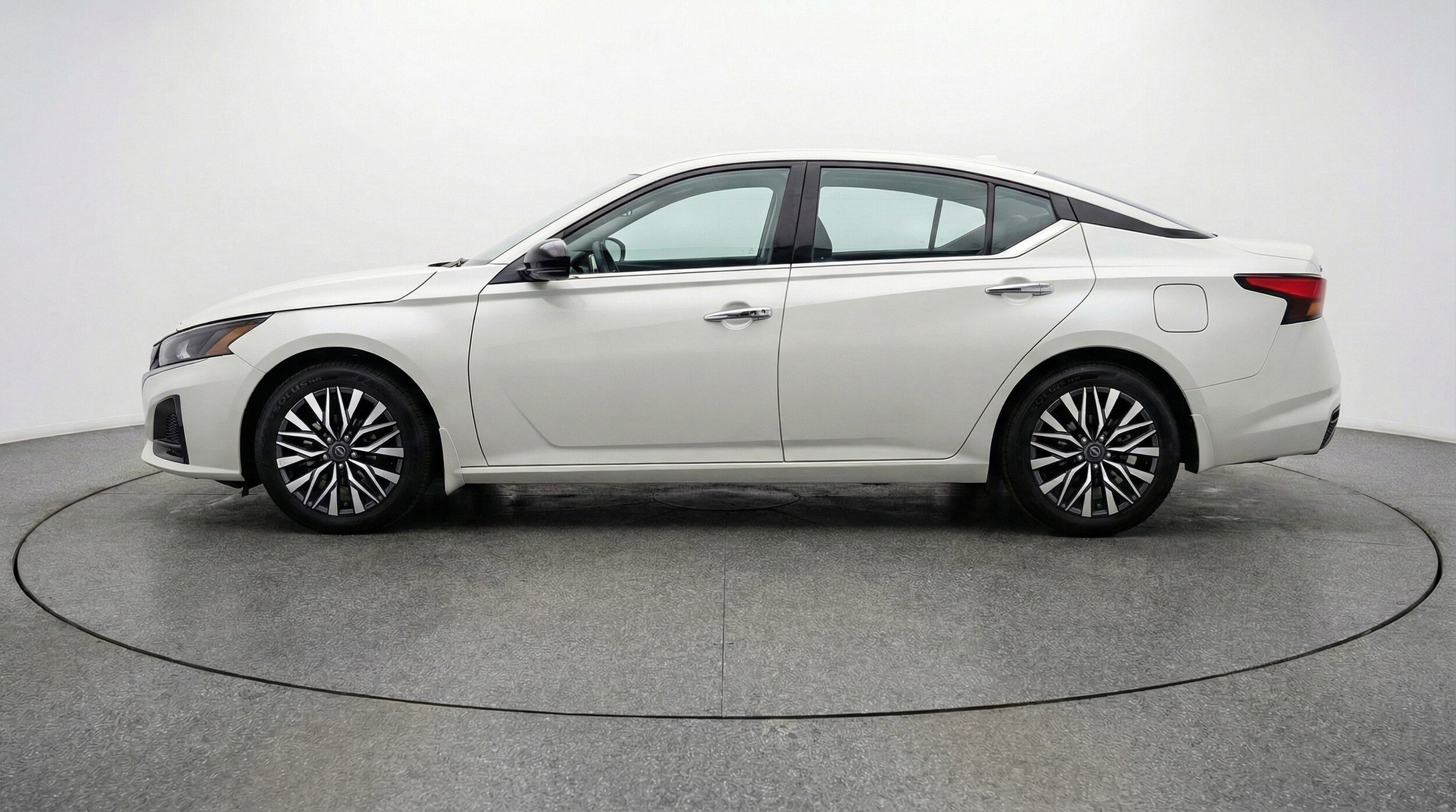 Thumbnail: 2025 Nissan Altima - 5