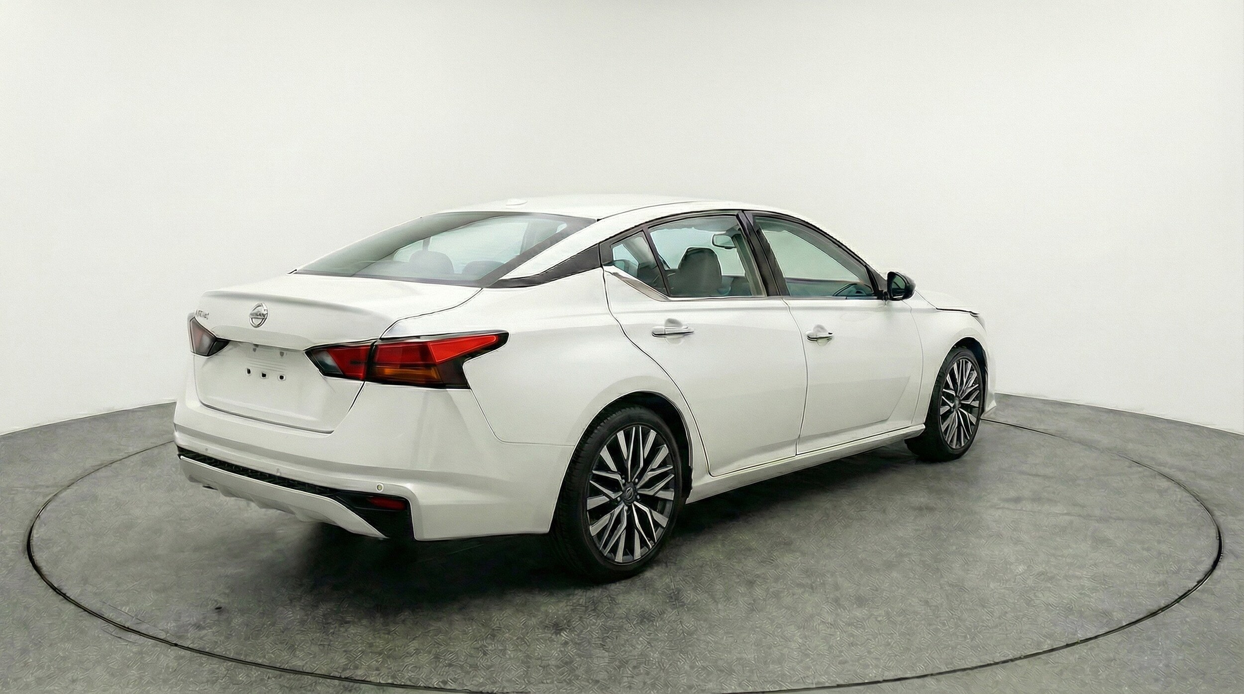 Thumbnail: 2025 Nissan Altima - 9