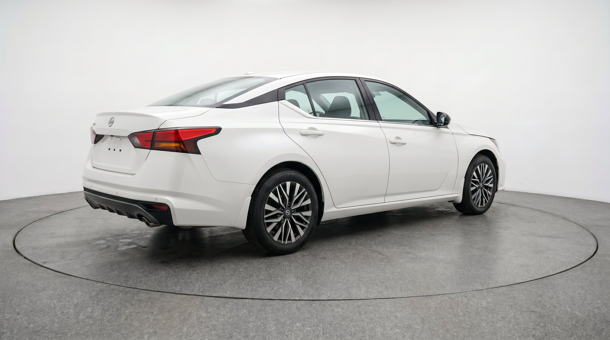 Thumbnail: 2025 Nissan Altima - 9