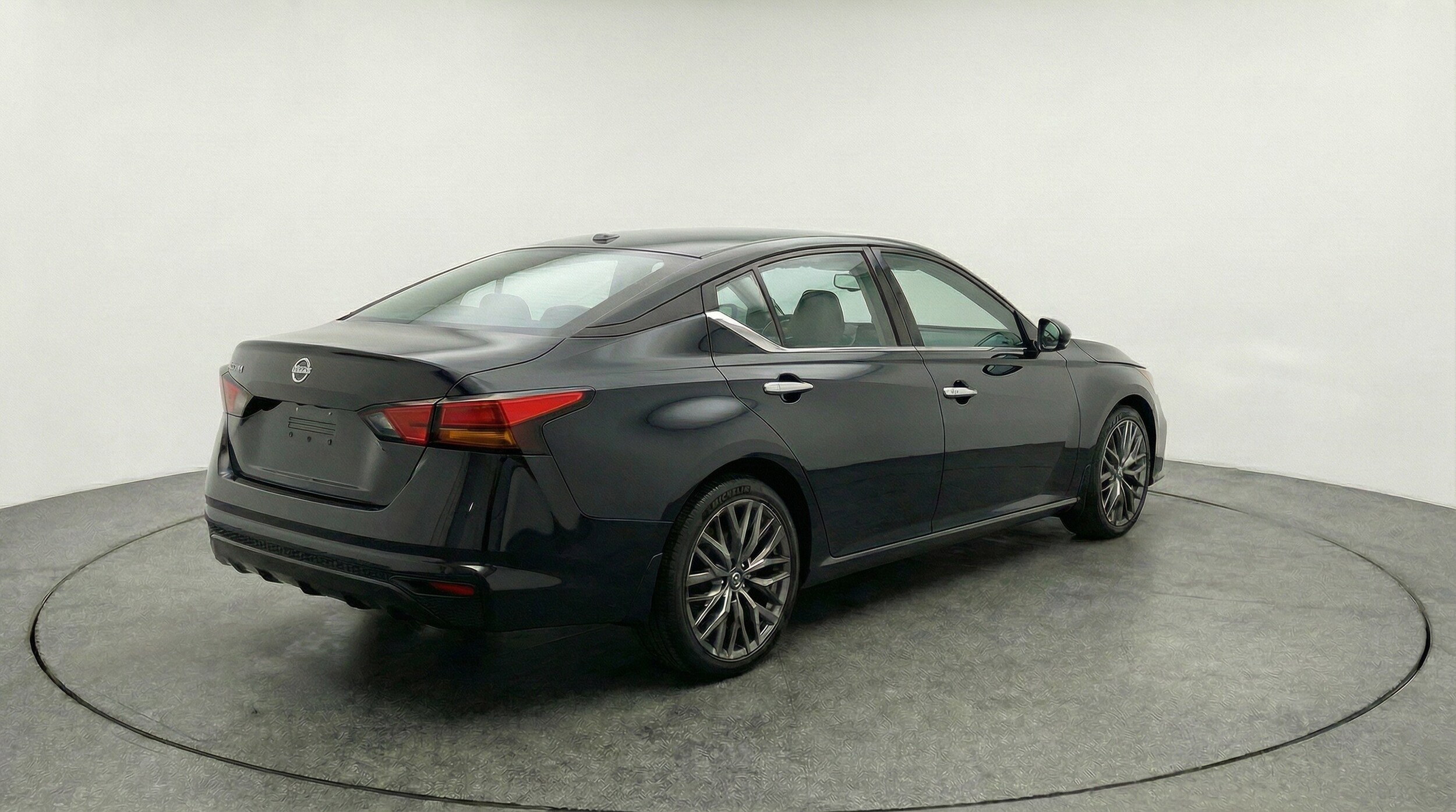 Thumbnail: 2025 Nissan Altima - 9