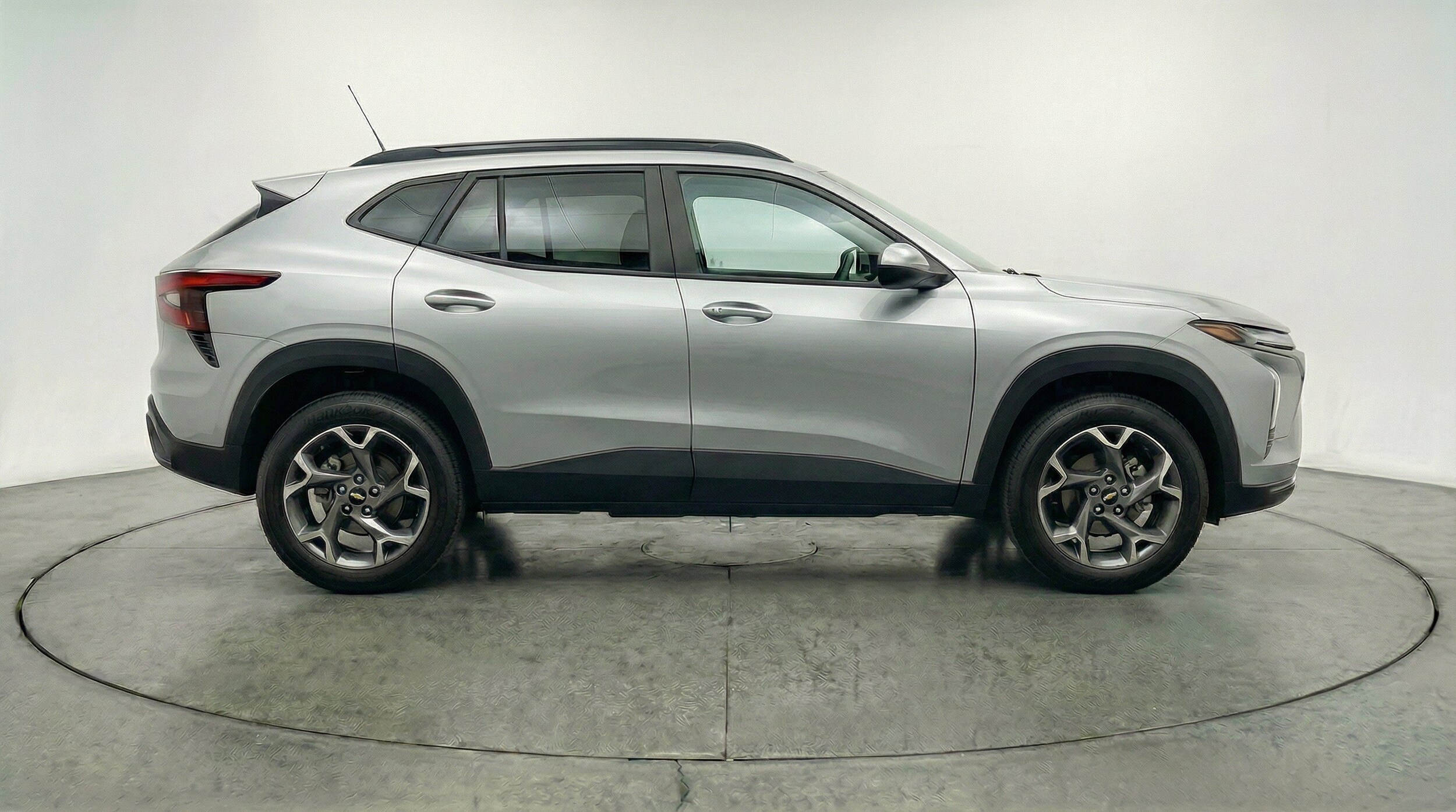 Thumbnail: 2025 Chevrolet Trax - 11