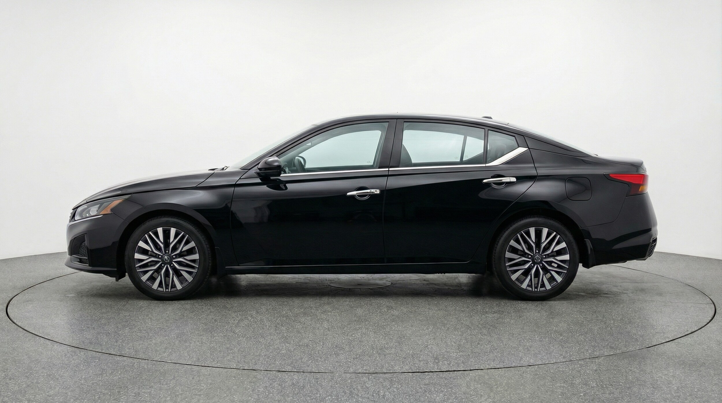 Thumbnail: 2025 Nissan Altima - 4