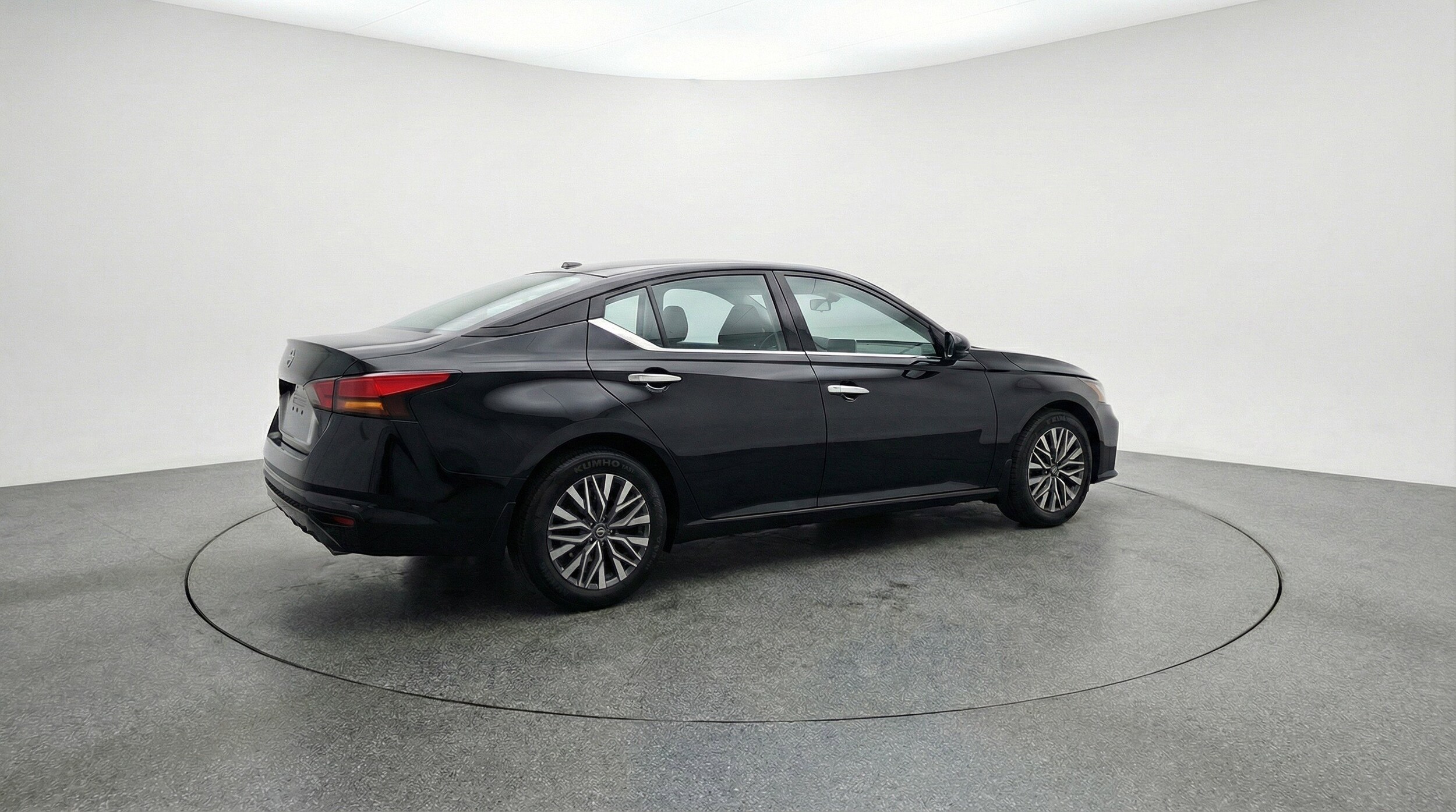 Thumbnail: 2025 Nissan Altima - 9