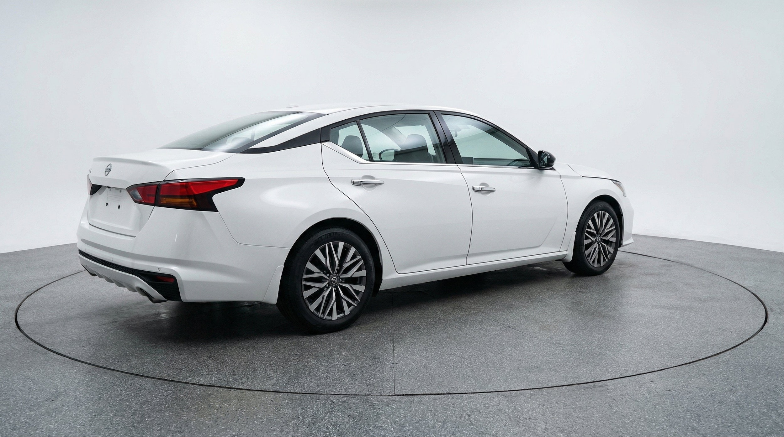 Thumbnail: 2025 Nissan Altima - 9