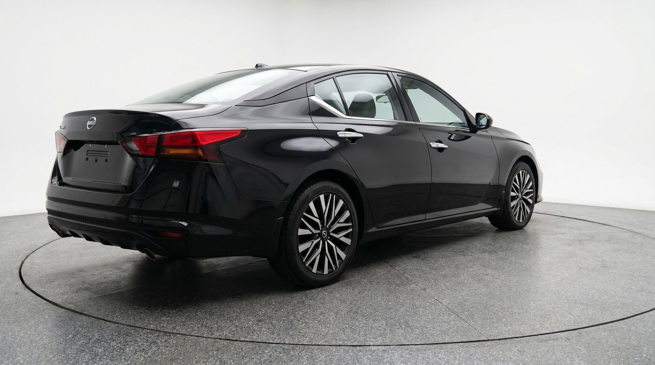 Thumbnail: 2025 Nissan Altima - 9