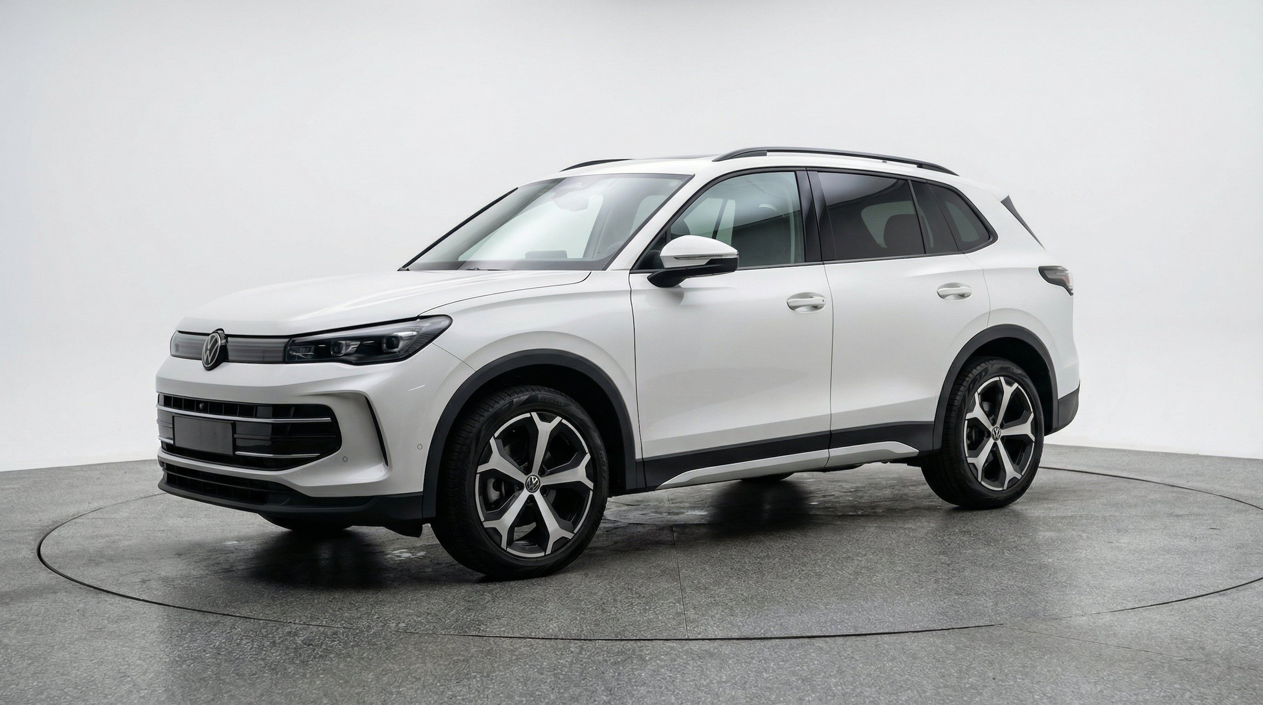 Thumbnail: 2026 Volkswagen Tiguan - 3
