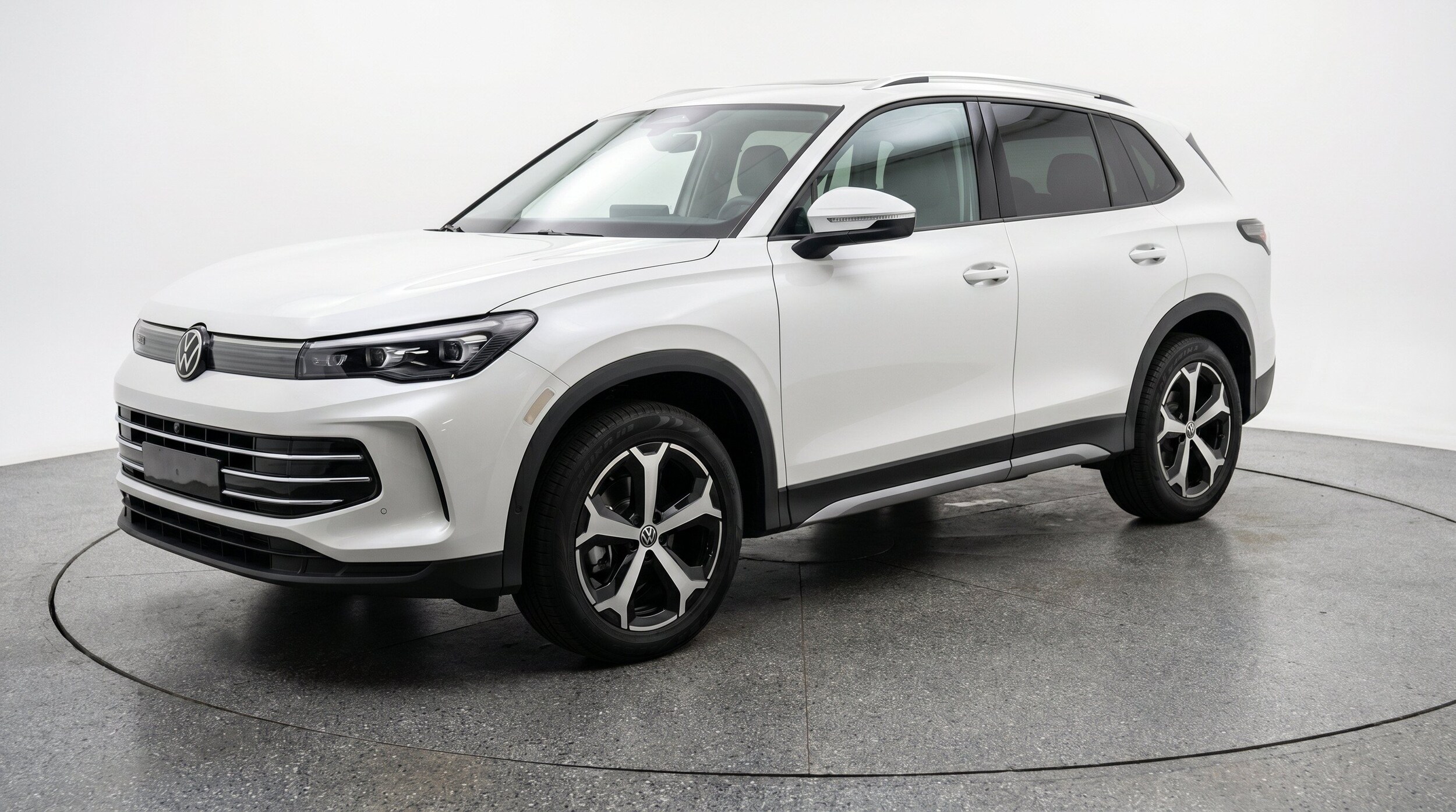 Thumbnail: 2026 Volkswagen Tiguan - 3