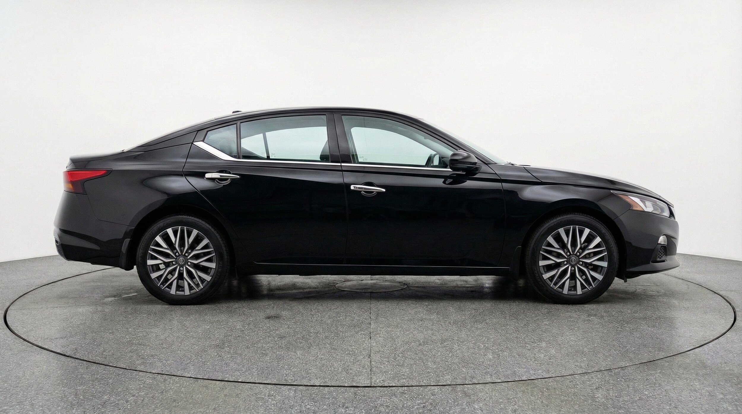 Thumbnail: 2025 Nissan Altima - 11