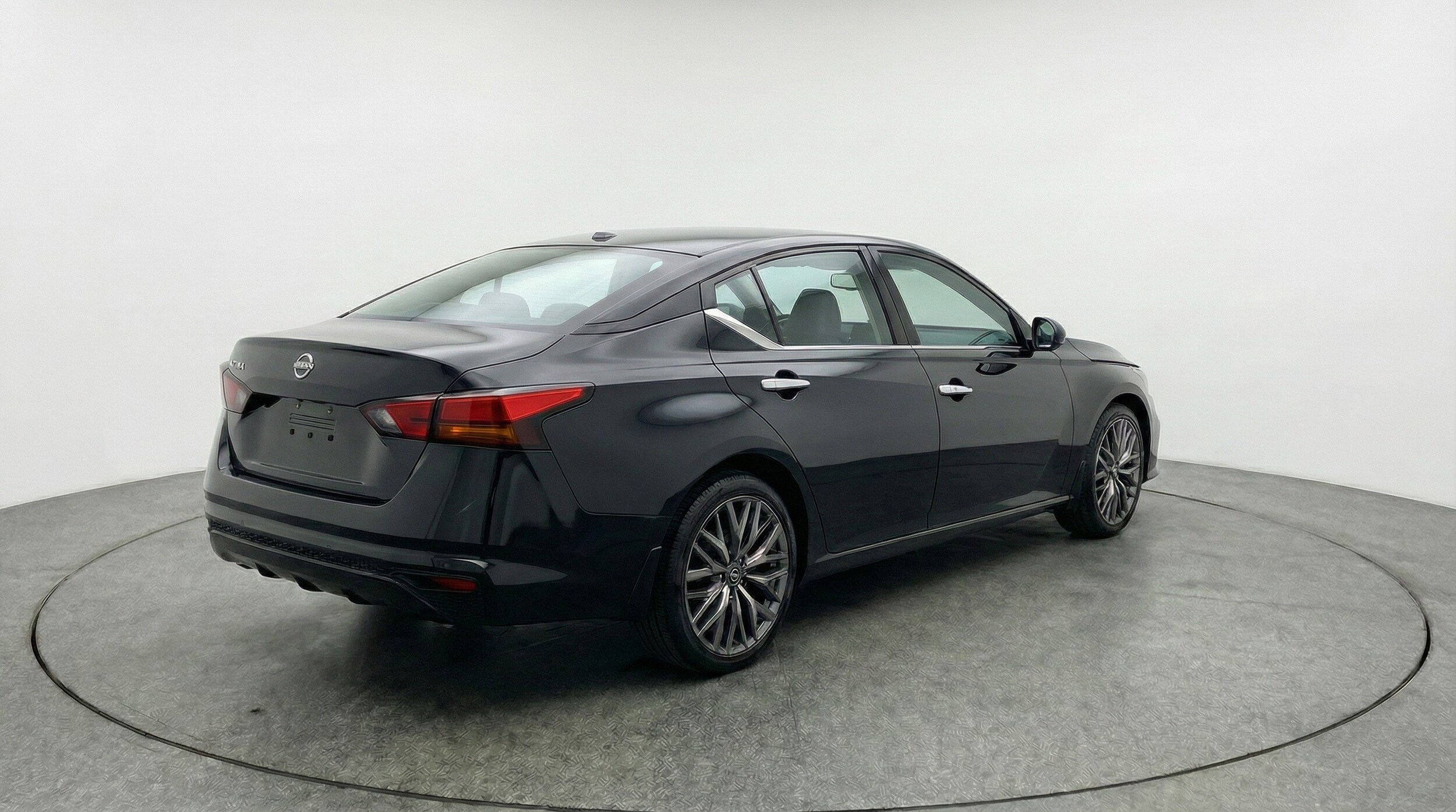 Thumbnail: 2025 Nissan Altima - 9
