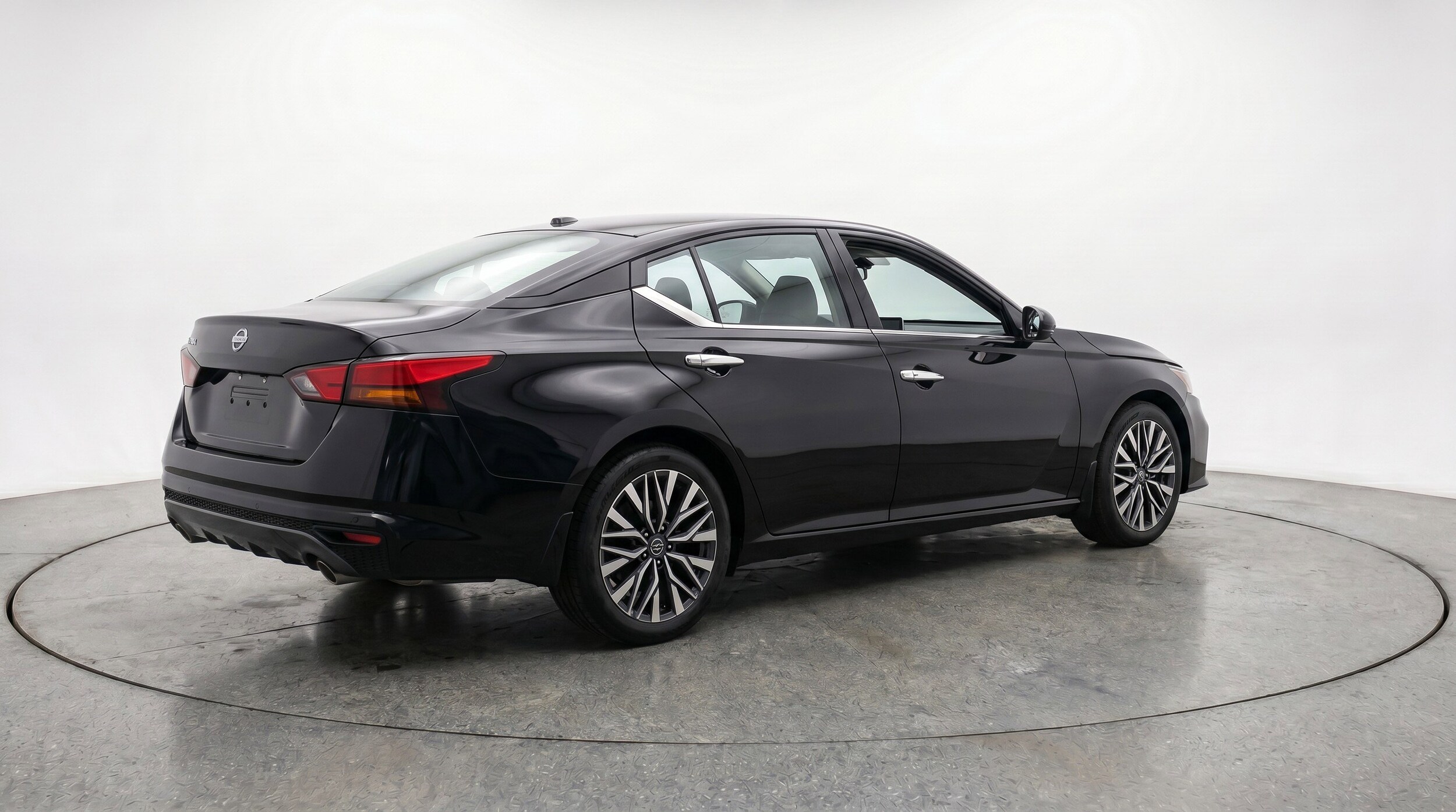 Thumbnail: 2025 Nissan Altima - 9
