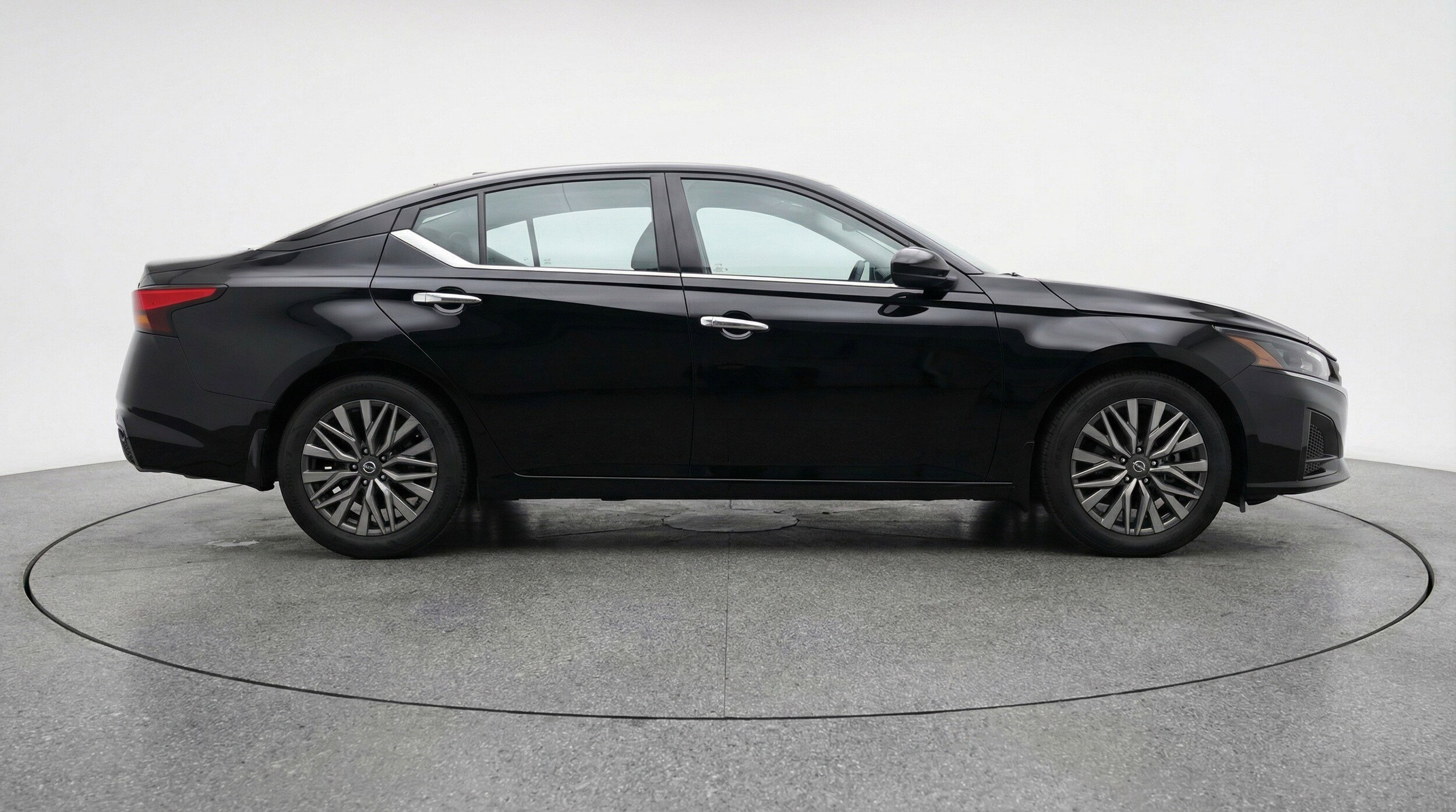 Thumbnail: 2025 Nissan Altima - 11