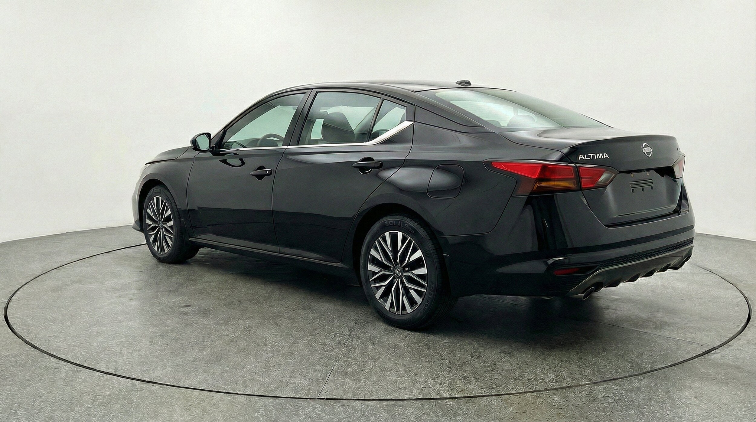 Thumbnail: 2025 Nissan Altima - 6