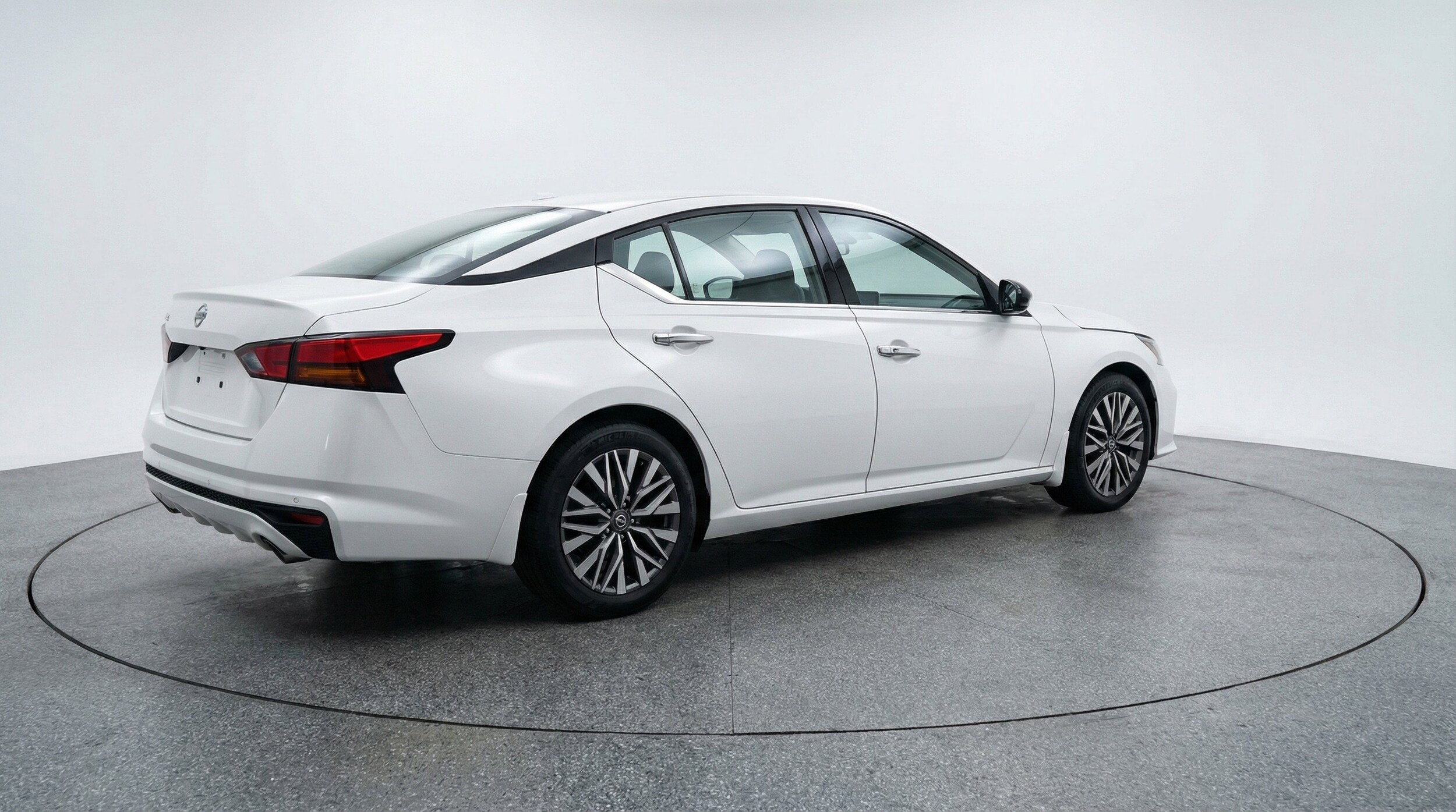 Thumbnail: 2025 Nissan Altima - 9