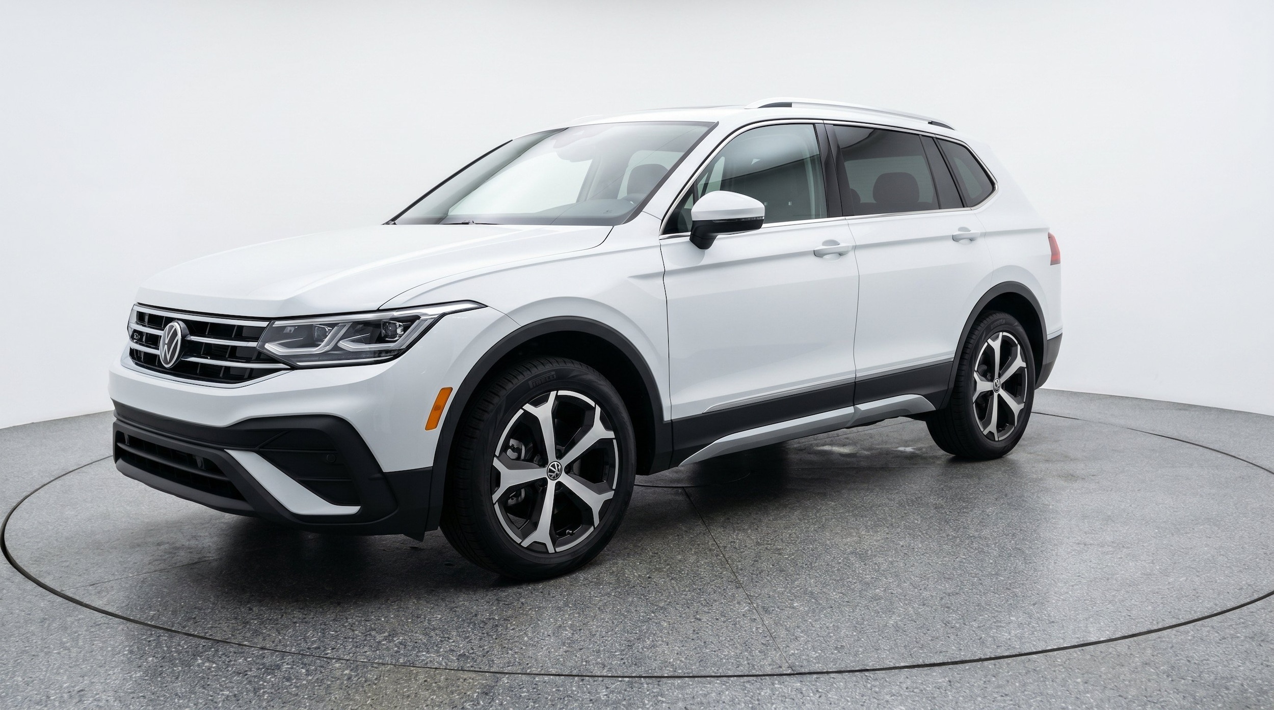 Thumbnail: 2026 Volkswagen Tiguan - 3