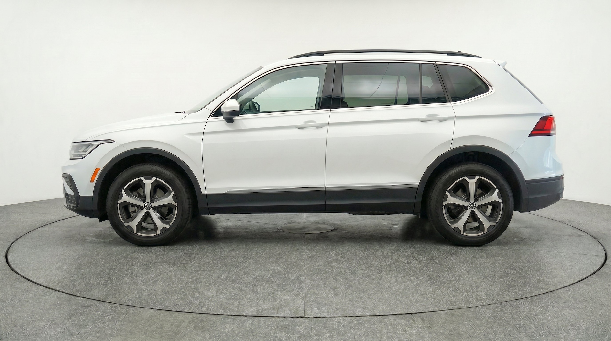 Thumbnail: 2026 Volkswagen Tiguan - 5