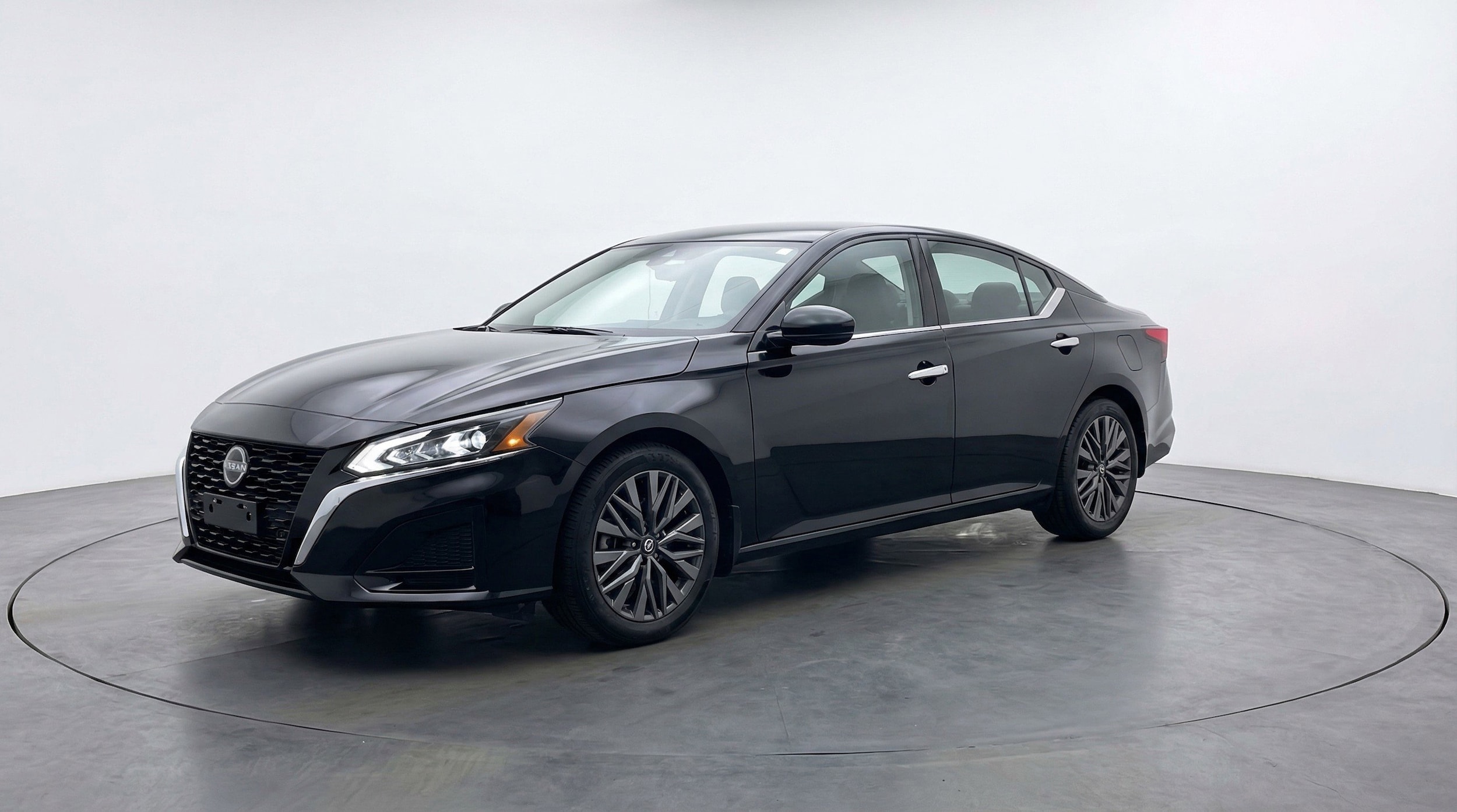 Thumbnail: 2025 Nissan Altima - 3