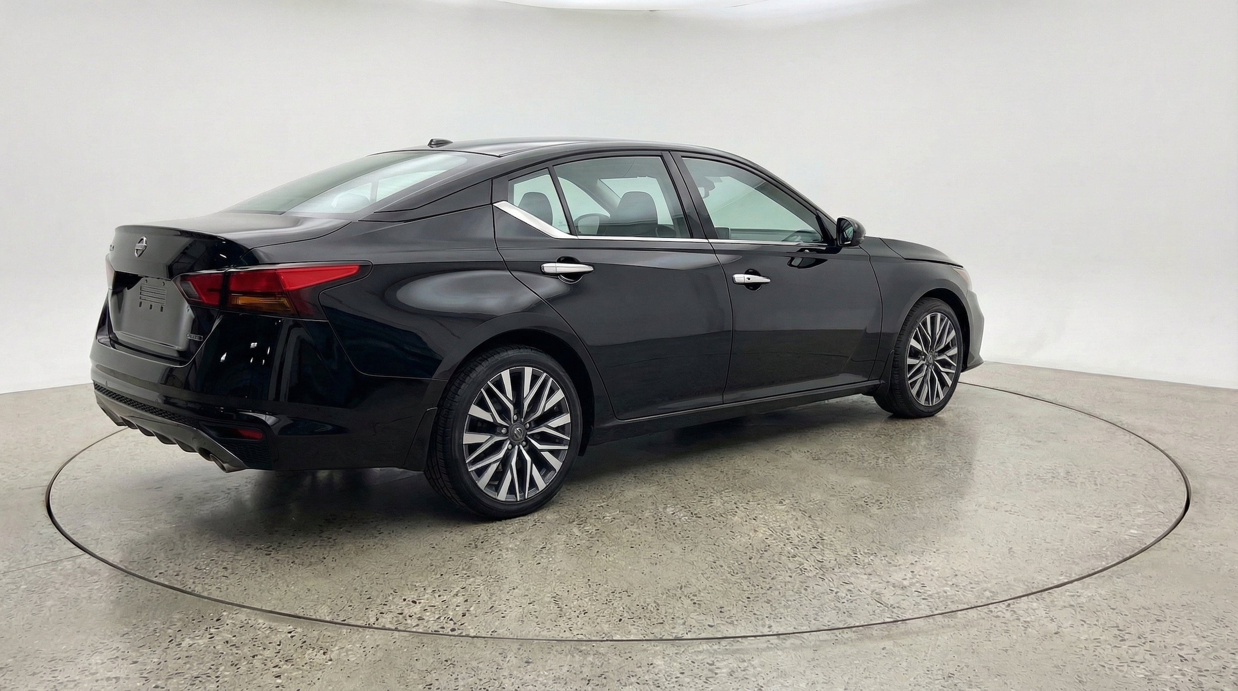 Thumbnail: 2025 Nissan Altima - 9
