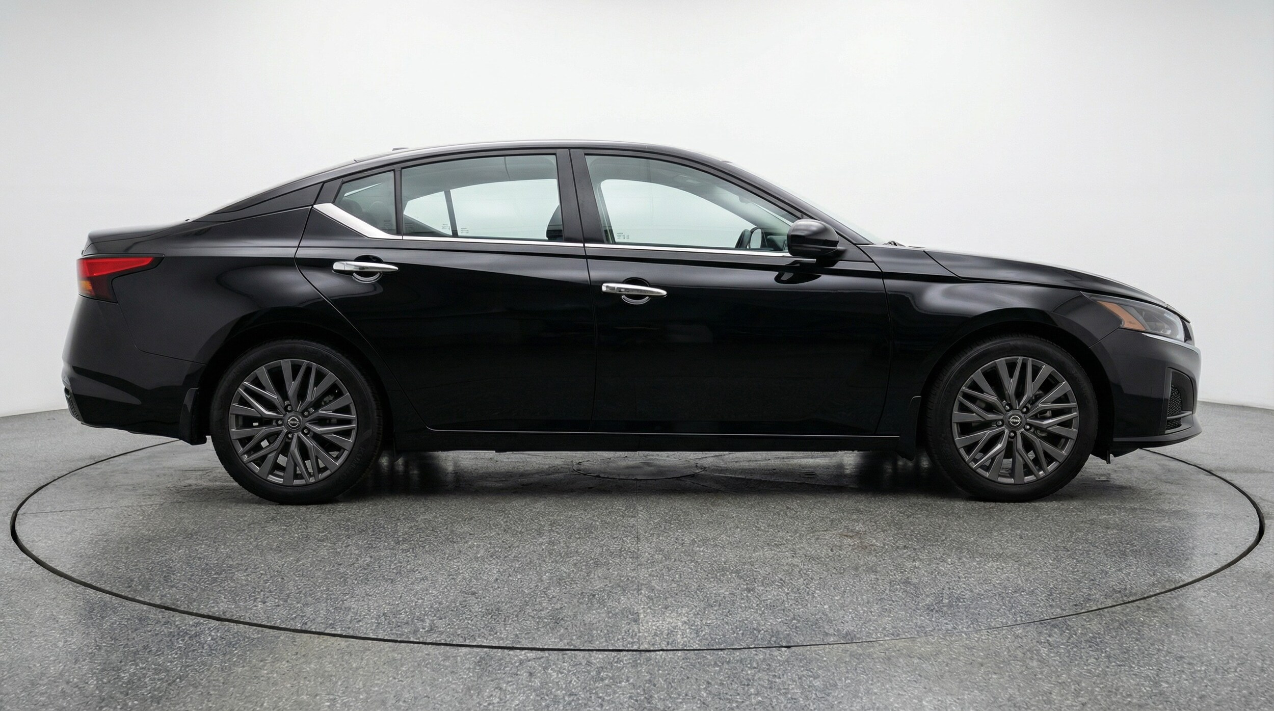 Thumbnail: 2025 Nissan Altima - 8