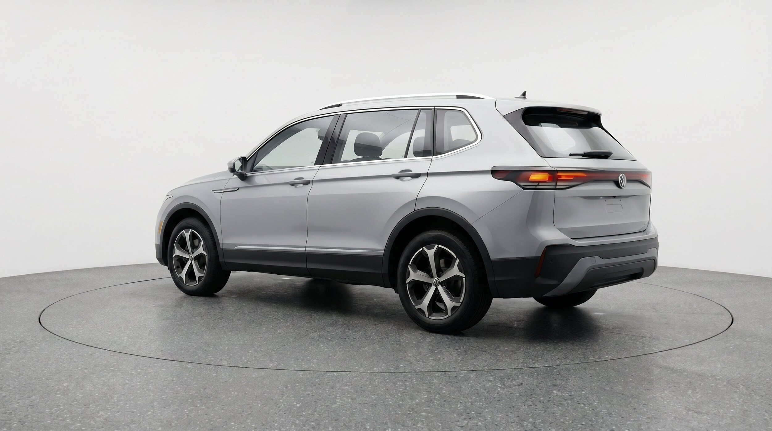 Thumbnail: 2026 Volkswagen Tiguan - 6