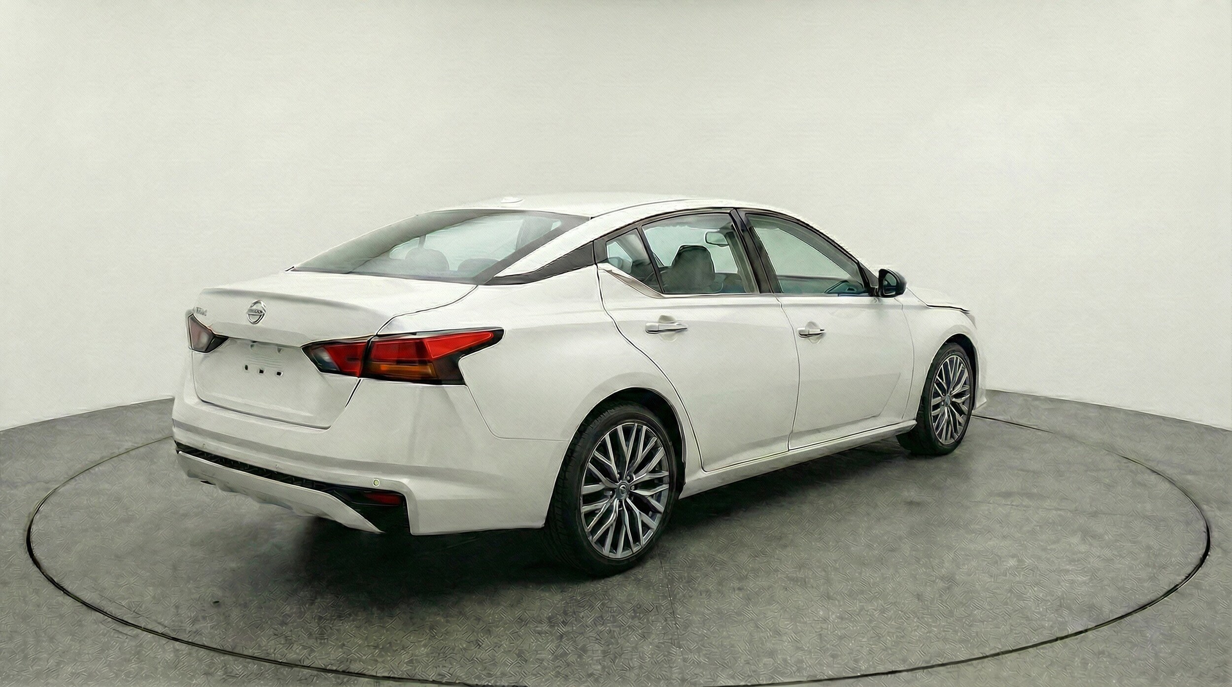 Thumbnail: 2025 Nissan Altima - 9