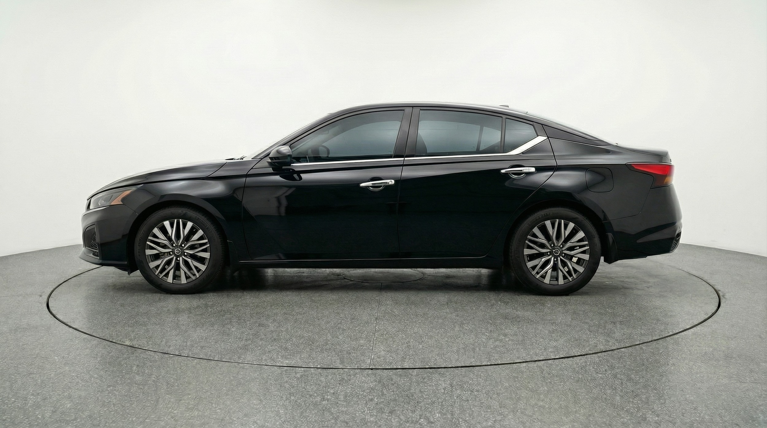 Thumbnail: 2025 Nissan Altima - 4