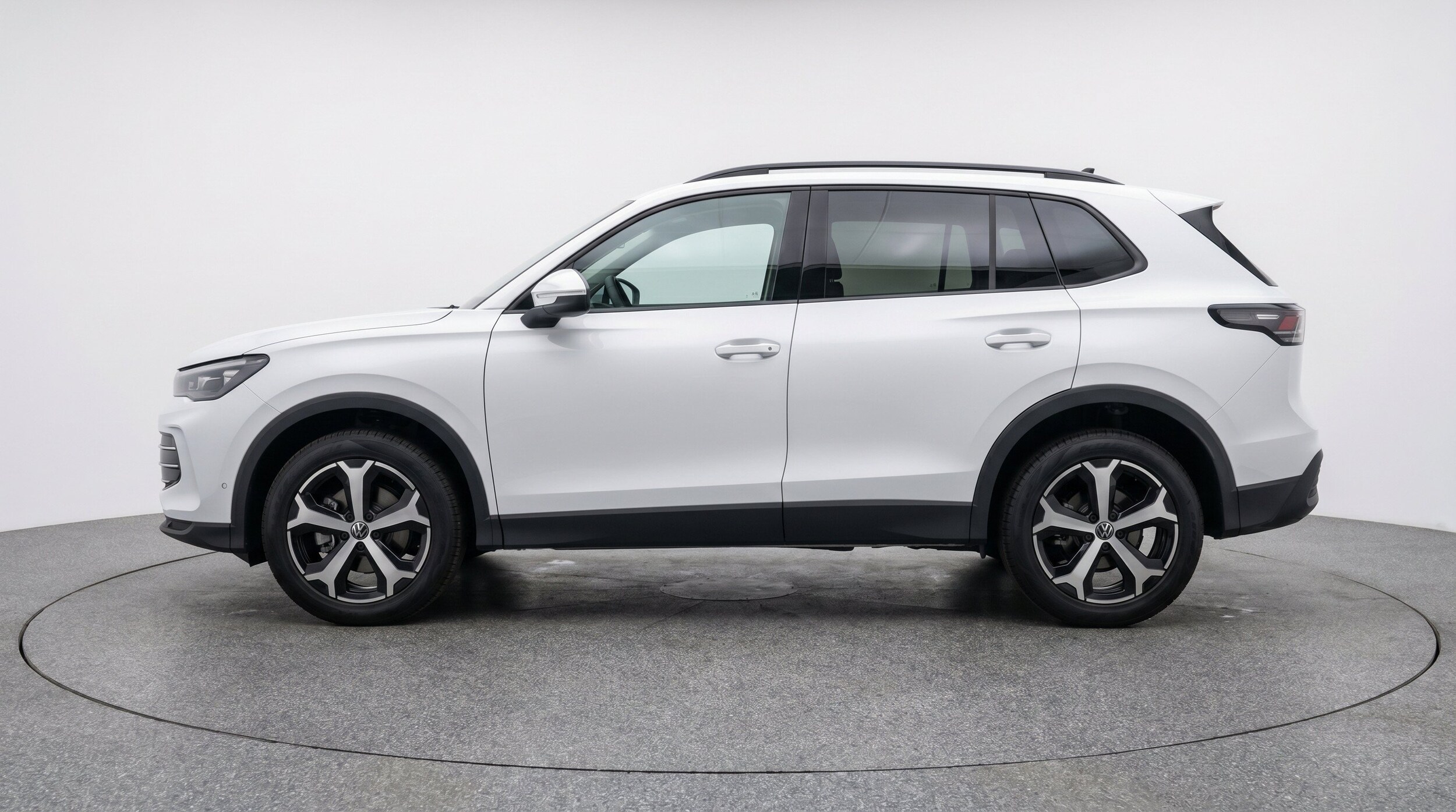 Thumbnail: 2026 Volkswagen Tiguan - 5