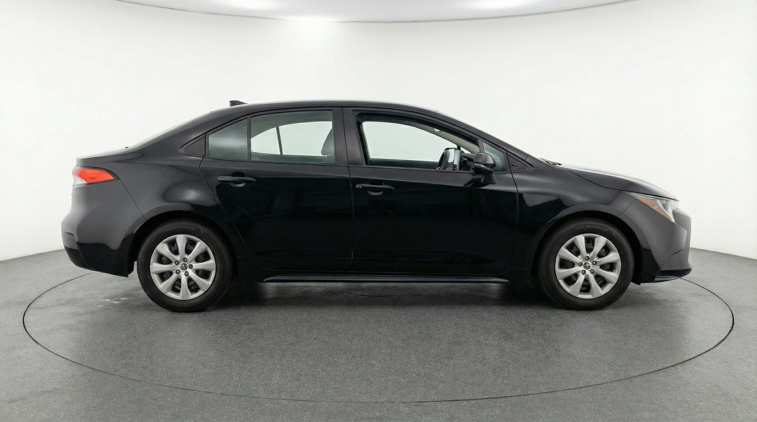 Thumbnail: 2025 Toyota Corolla - 11