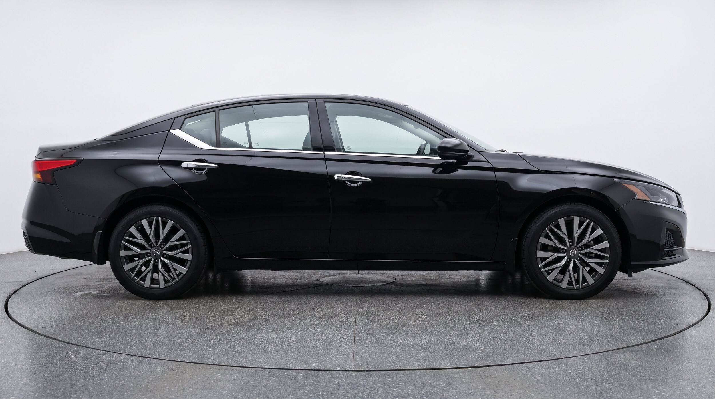 Thumbnail: 2025 Nissan Altima - 10