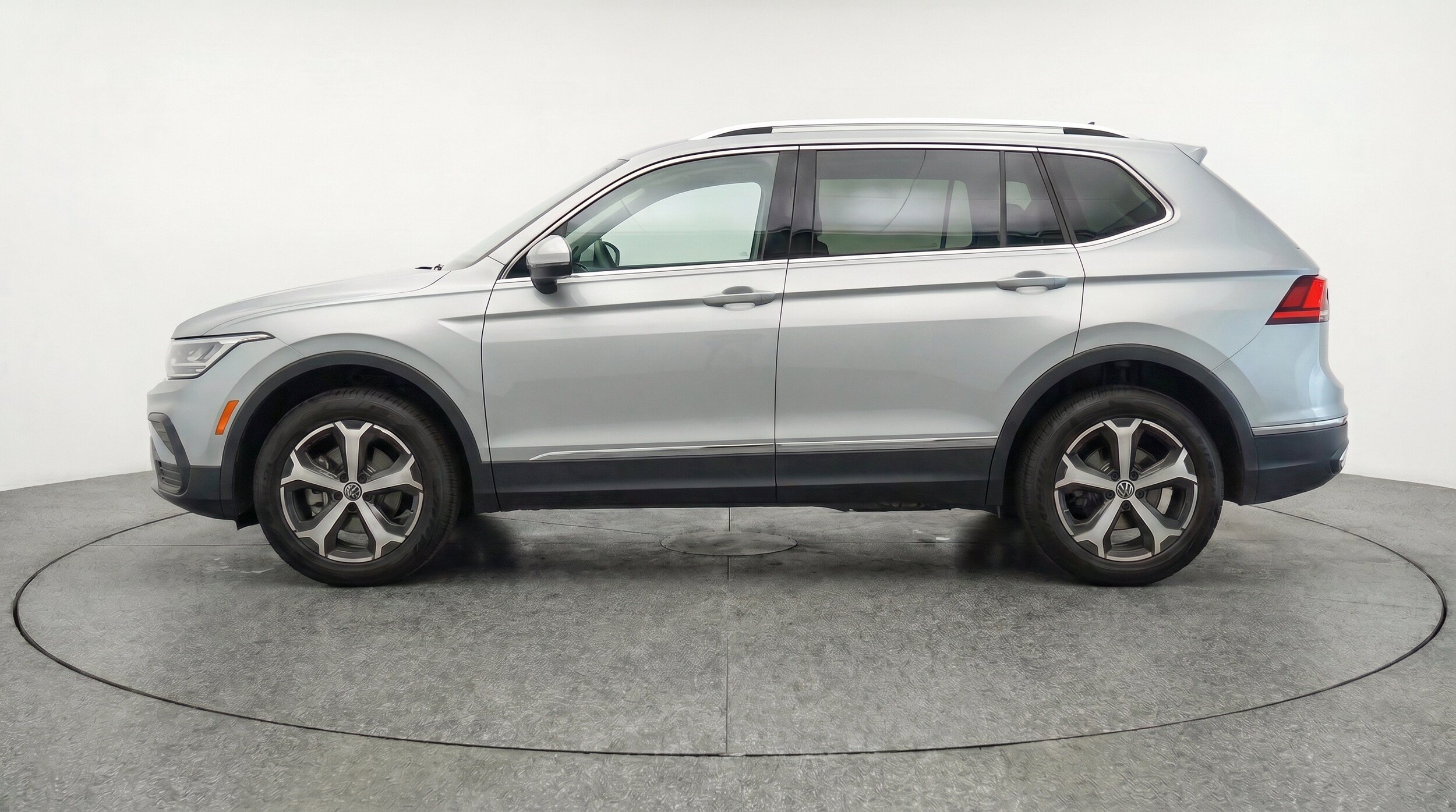 Thumbnail: 2026 Volkswagen Tiguan - 5