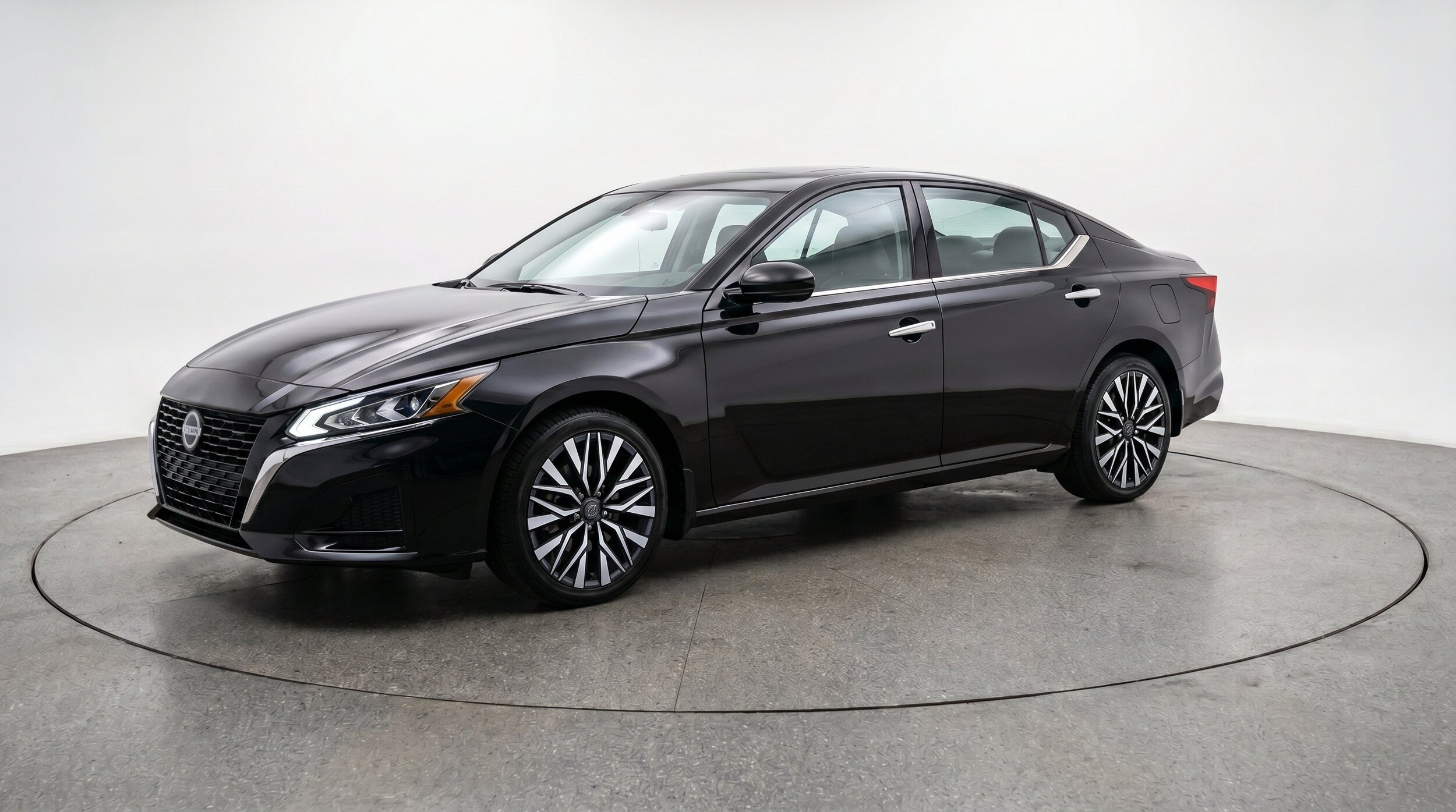 Thumbnail: 2025 Nissan Altima - 3