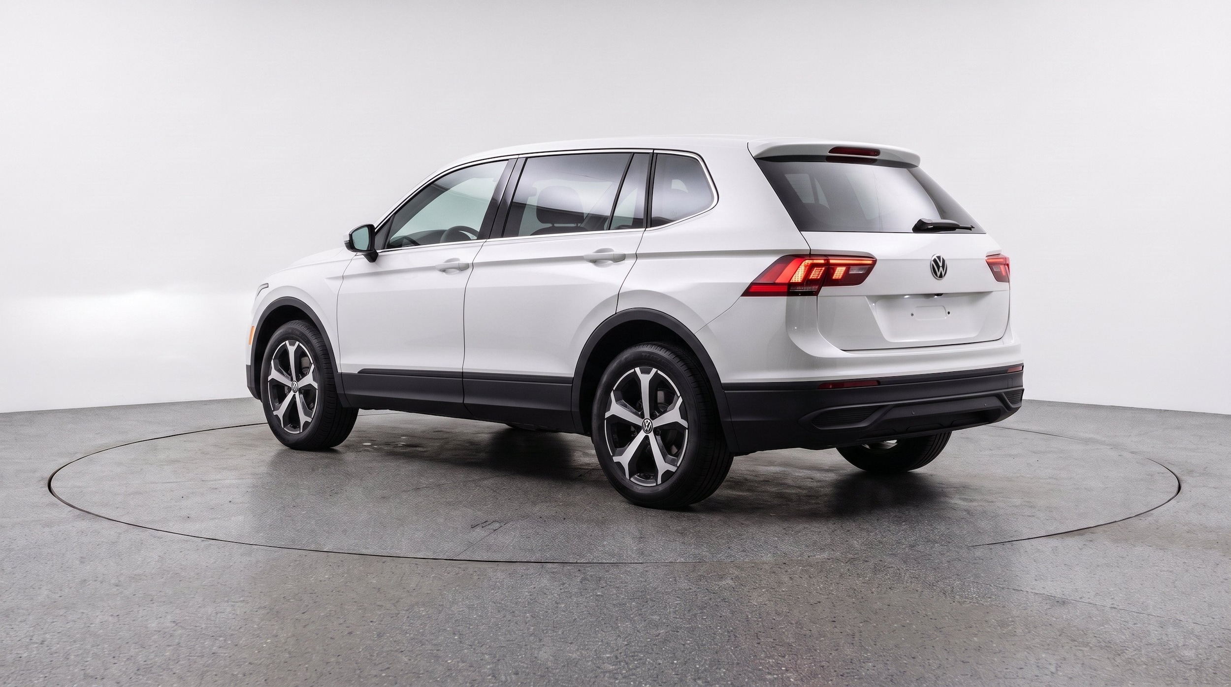 Thumbnail: 2026 Volkswagen Tiguan - 6