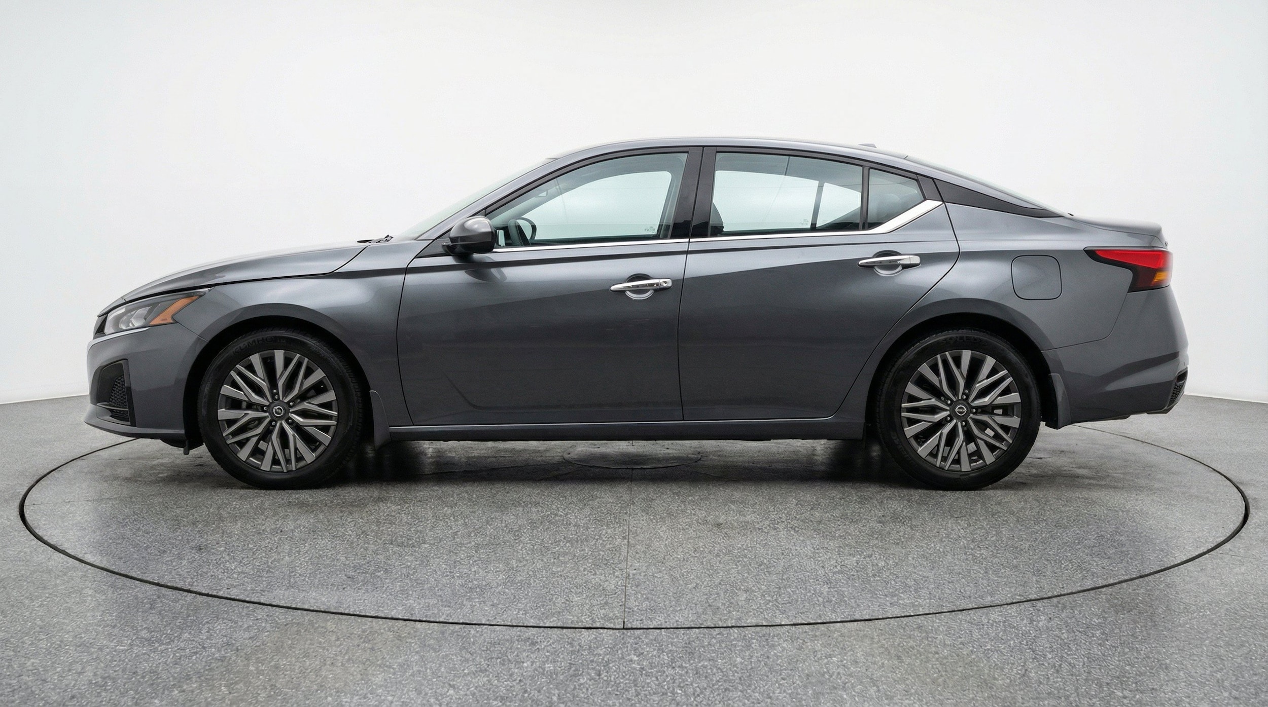 Thumbnail: 2025 Nissan Altima - 5