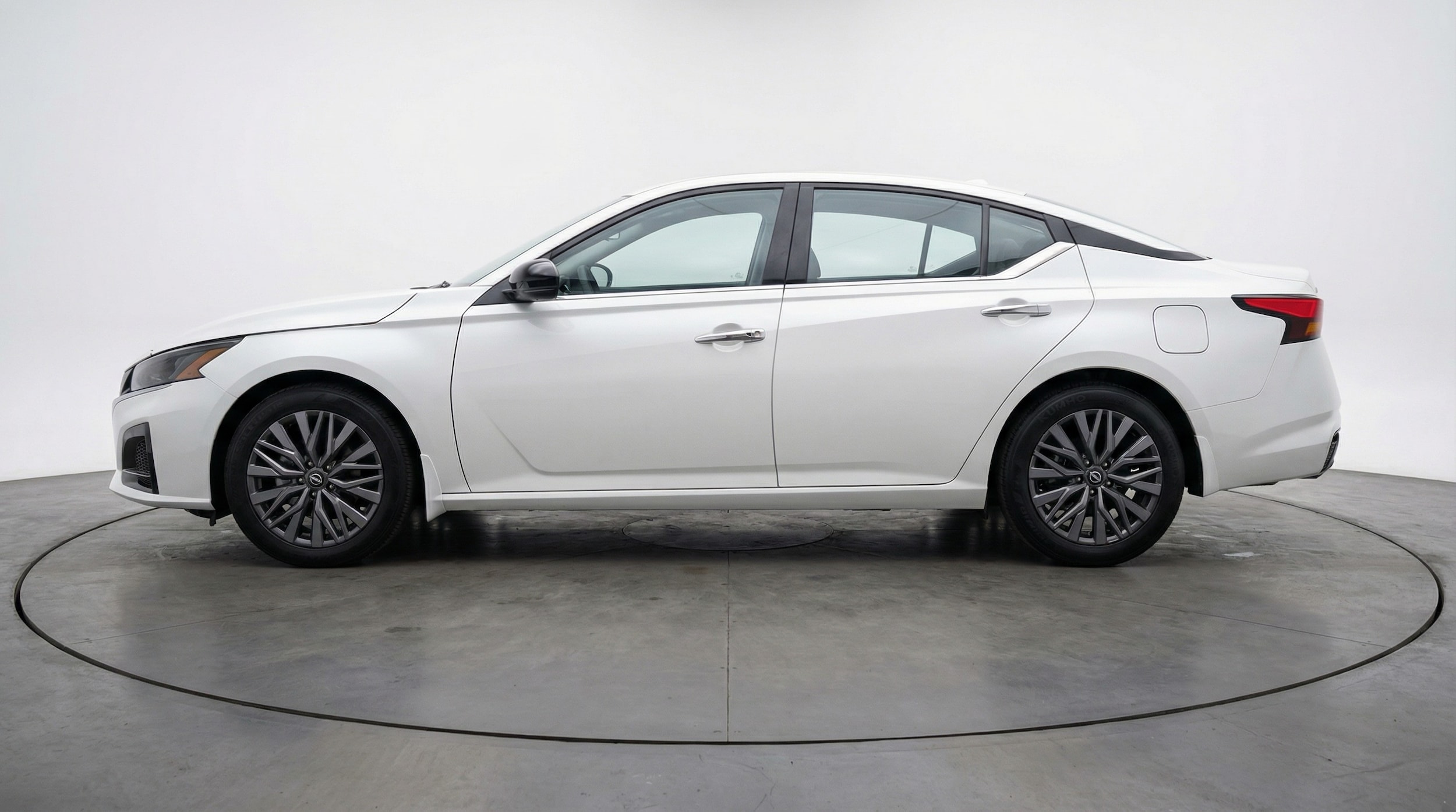 Thumbnail: 2025 Nissan Altima - 4