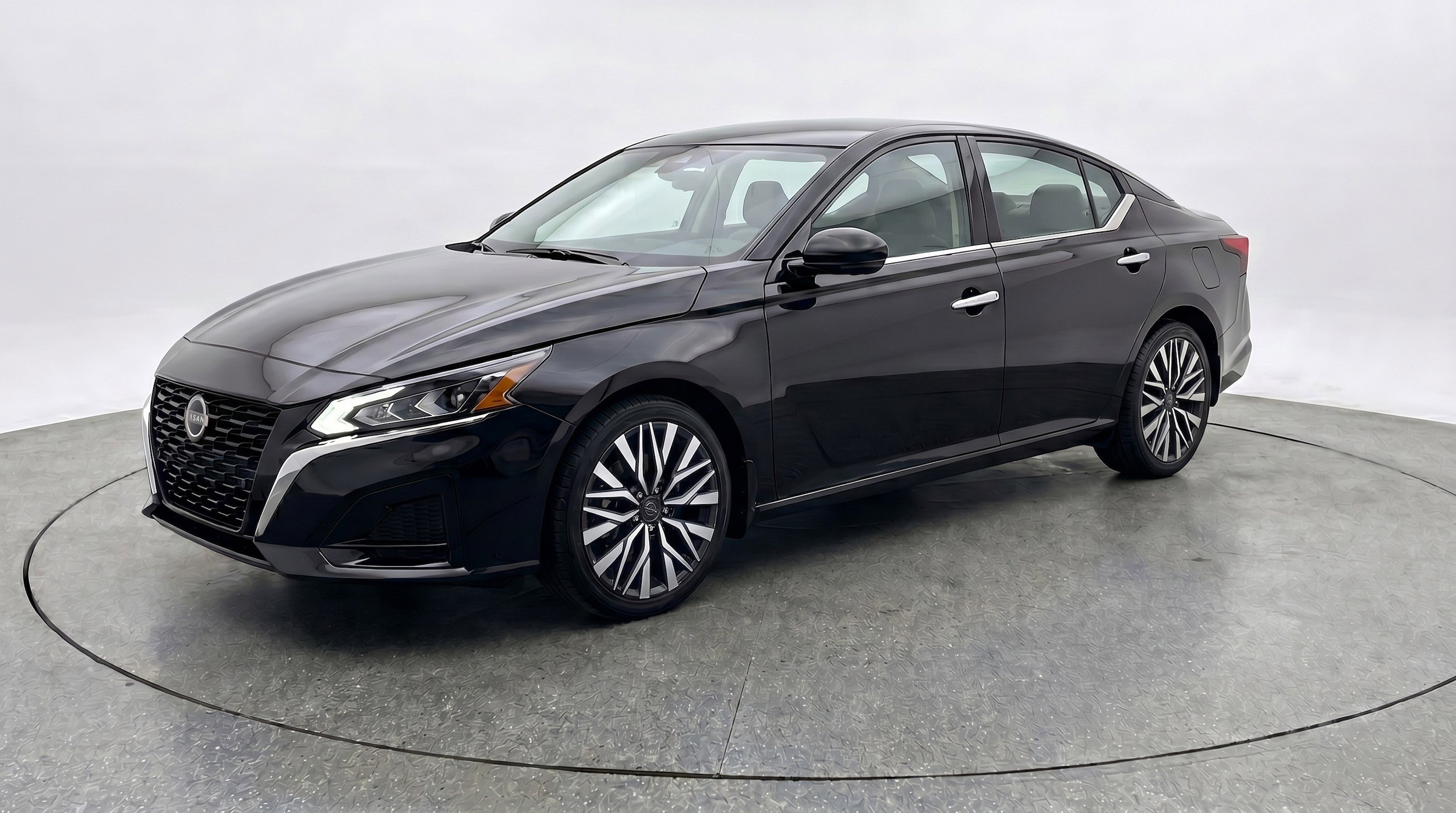 Thumbnail: 2025 Nissan Altima - 3