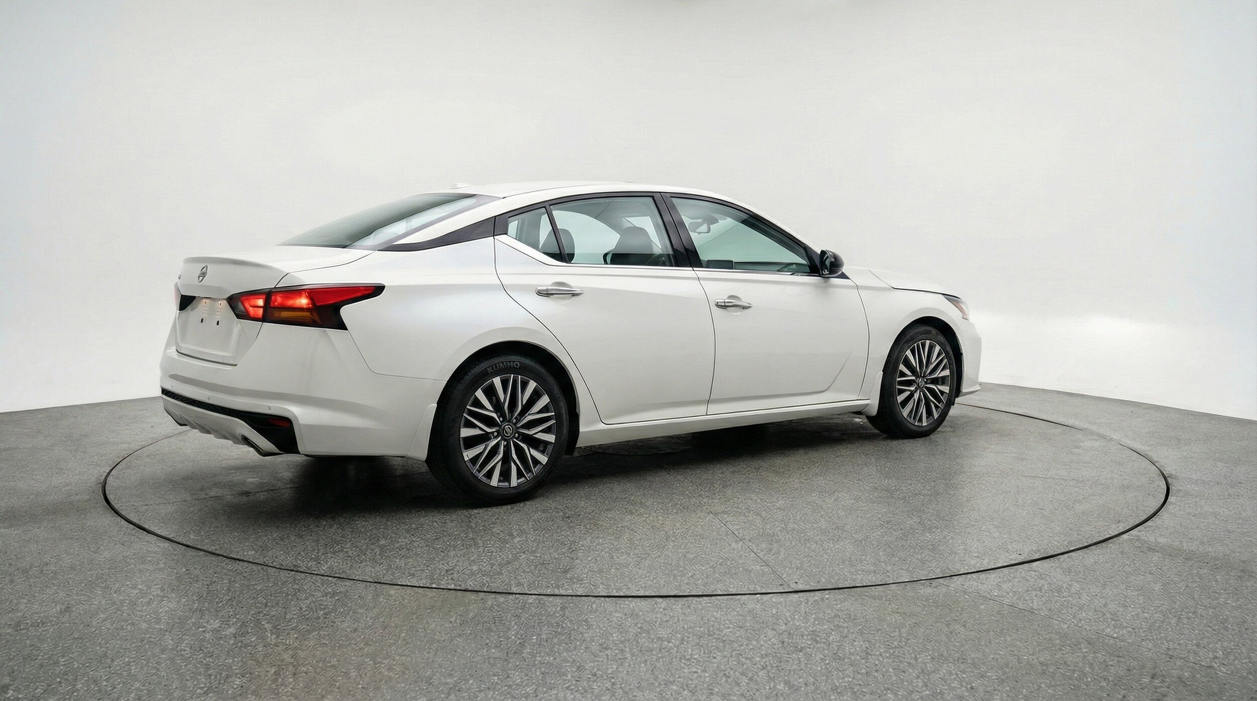 Thumbnail: 2025 Nissan Altima - 9