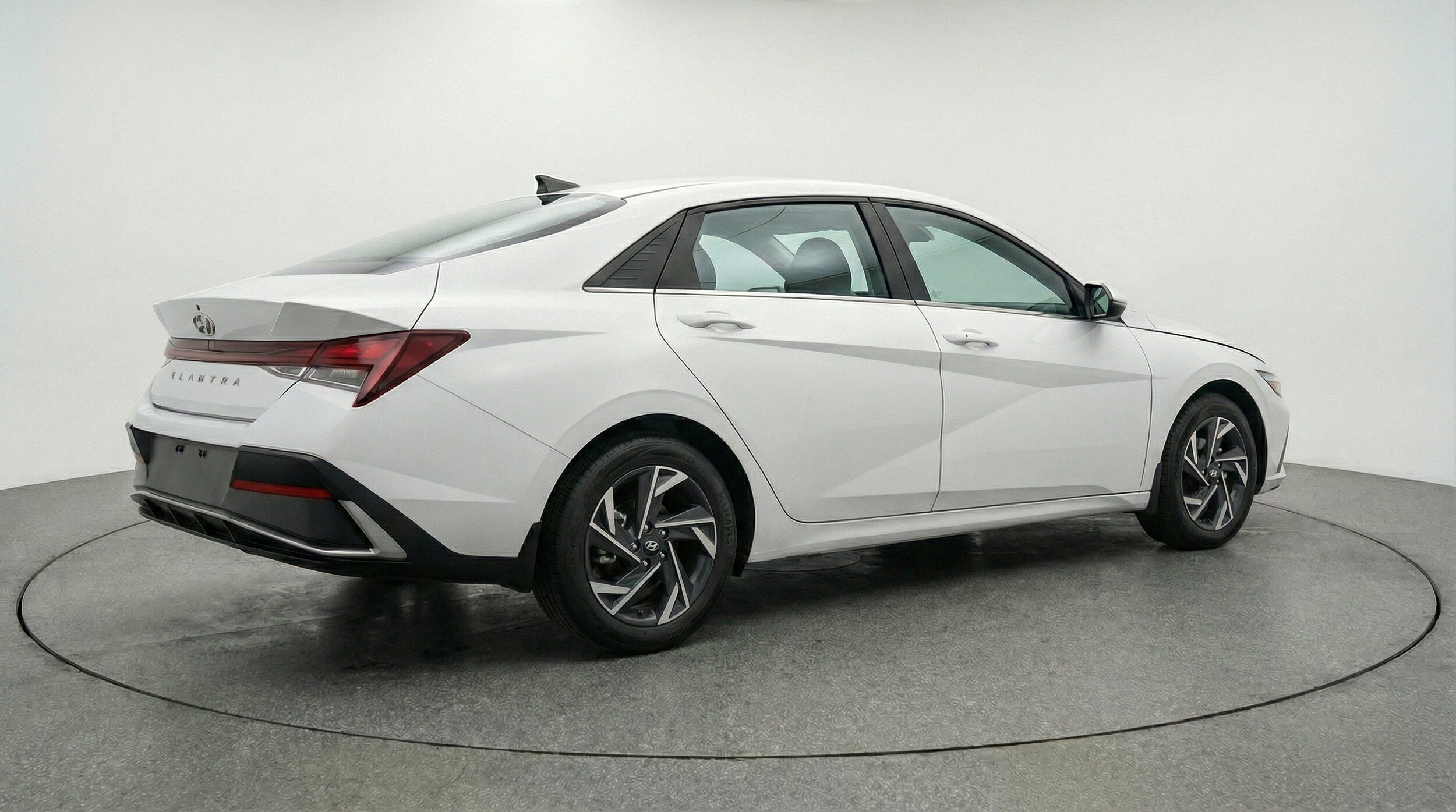 Thumbnail: 2025 Hyundai Elantra - 9
