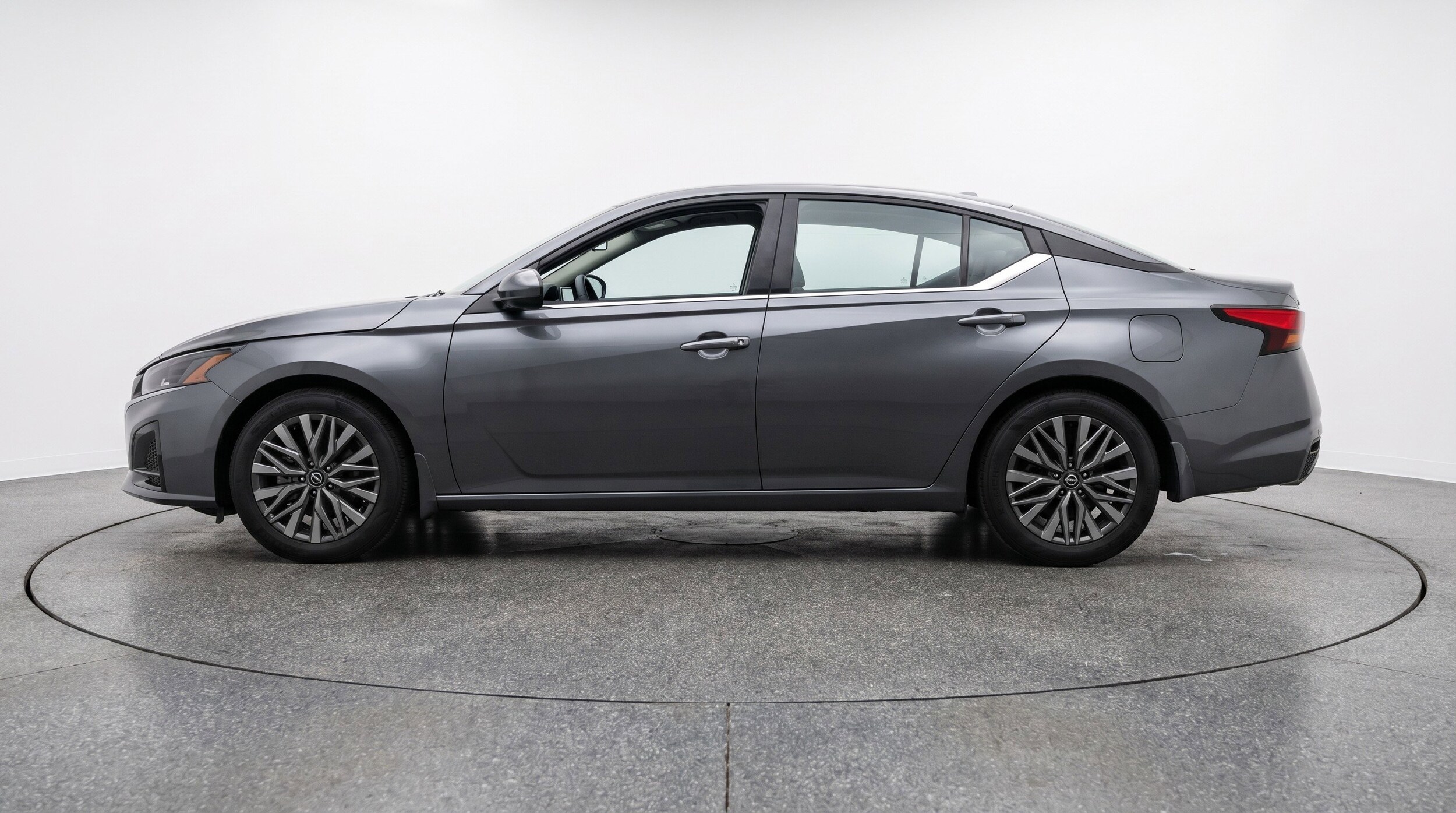 Thumbnail: 2025 Nissan Altima - 5