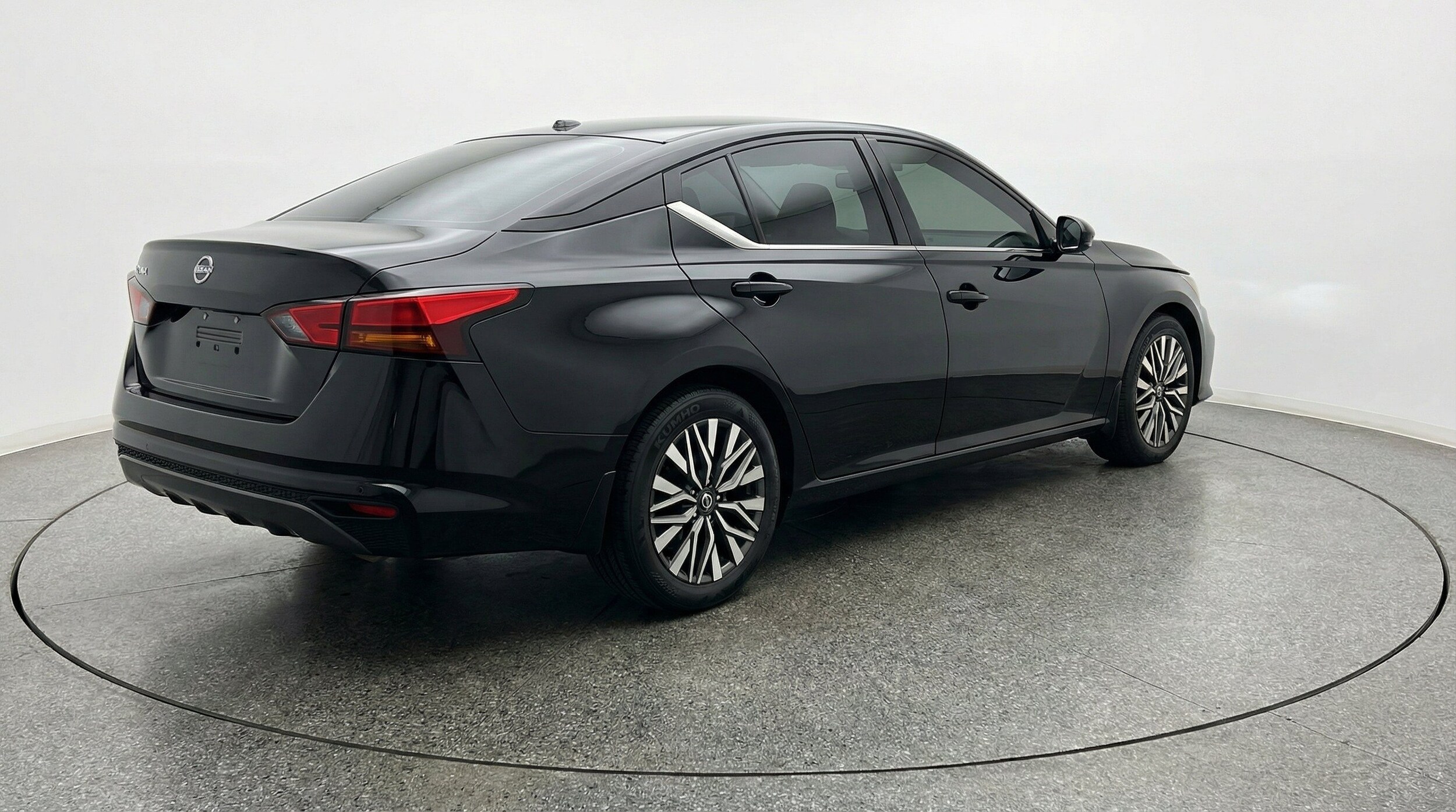 Thumbnail: 2025 Nissan Altima - 9
