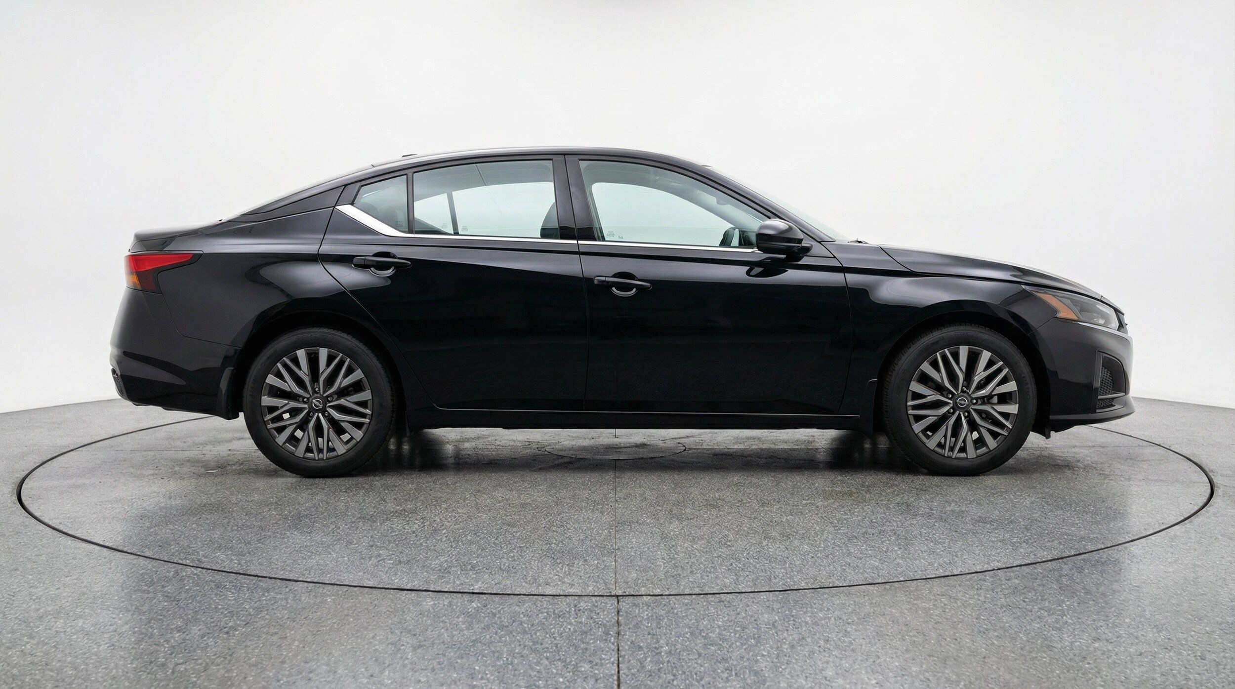 Thumbnail: 2025 Nissan Altima - 10