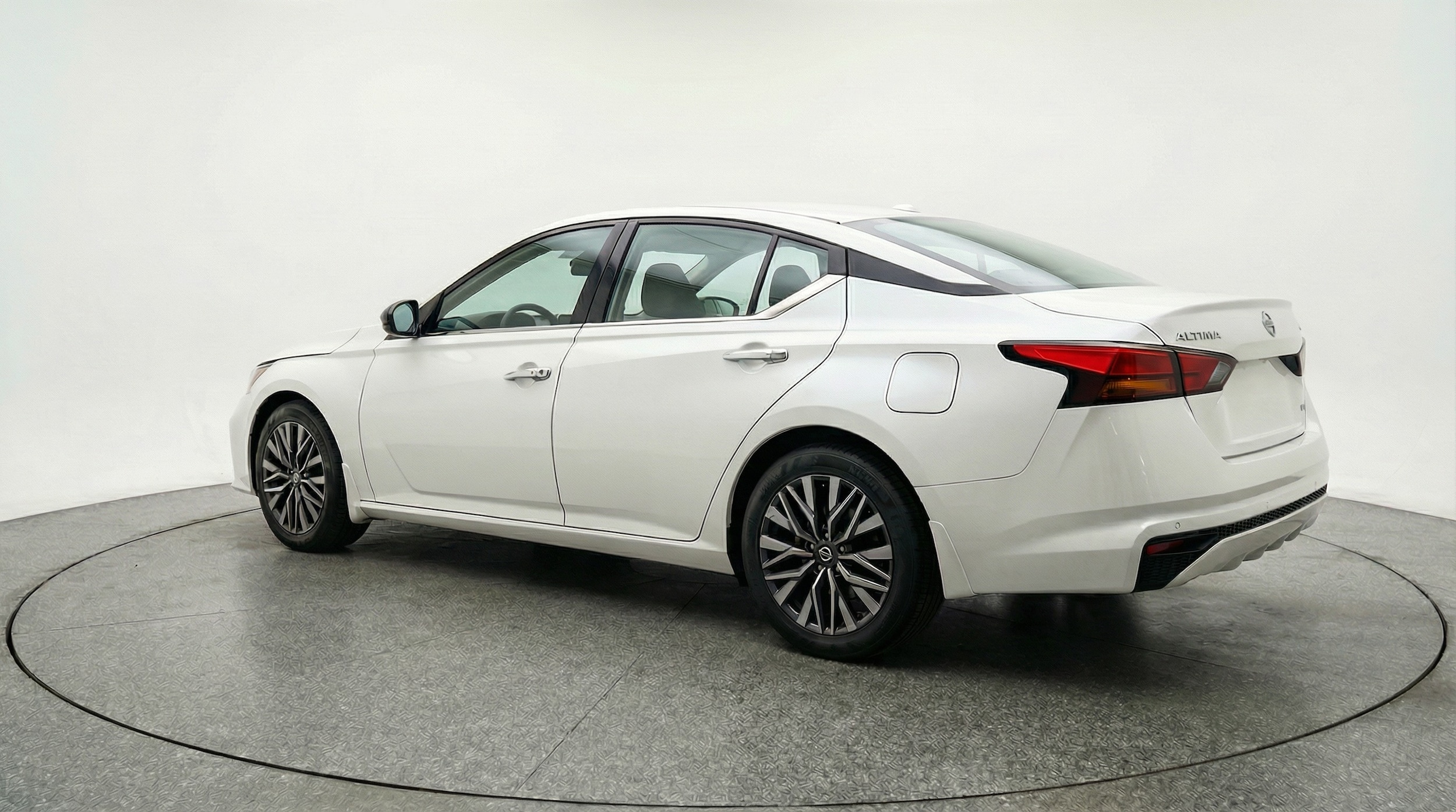 Thumbnail: 2025 Nissan Altima - 5