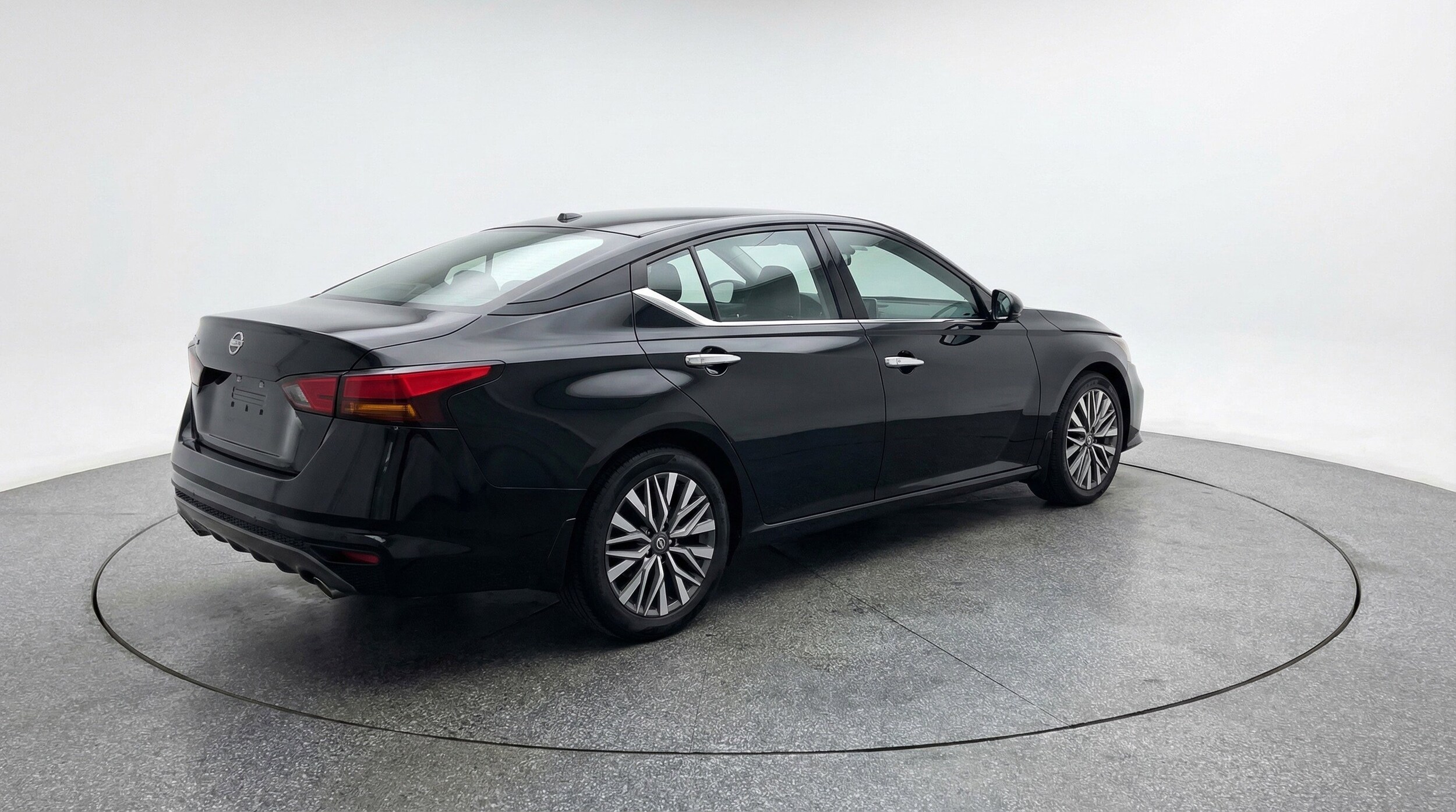 Thumbnail: 2025 Nissan Altima - 9