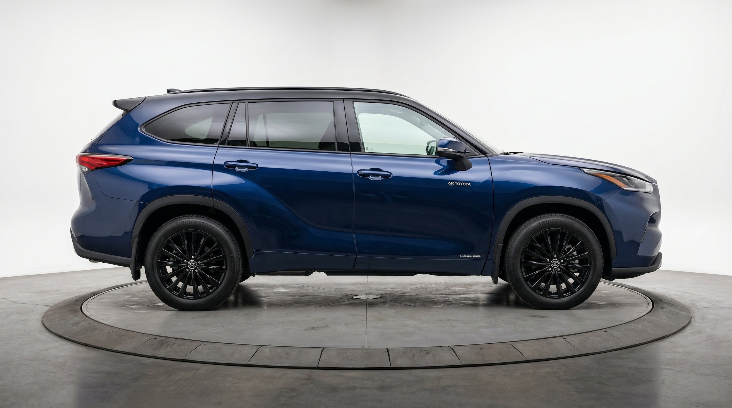 Thumbnail: 2025 Toyota Highlander - 11