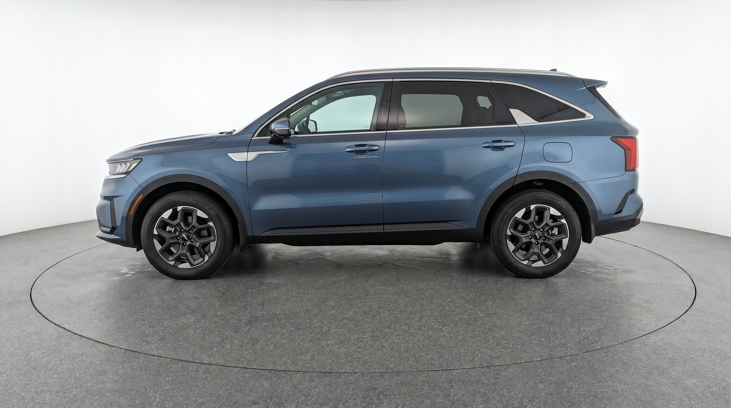 Thumbnail: 2024 Kia Sorento - 5