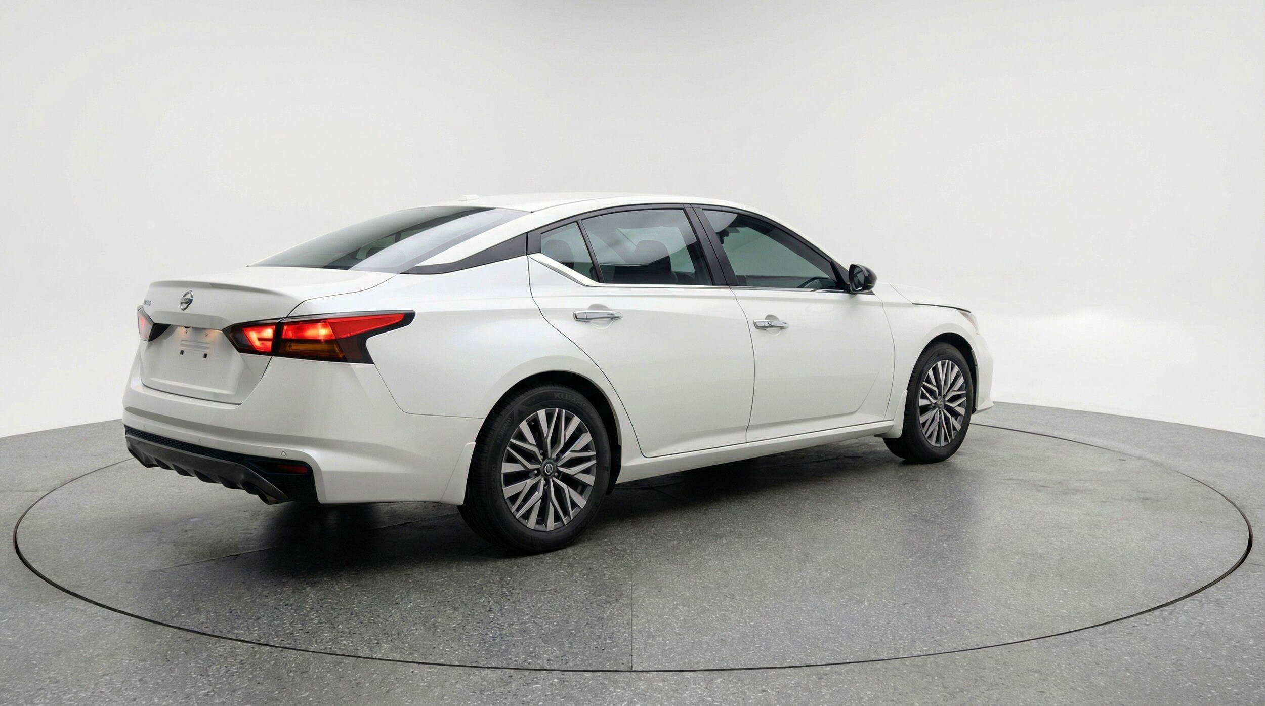 Thumbnail: 2025 Nissan Altima - 9