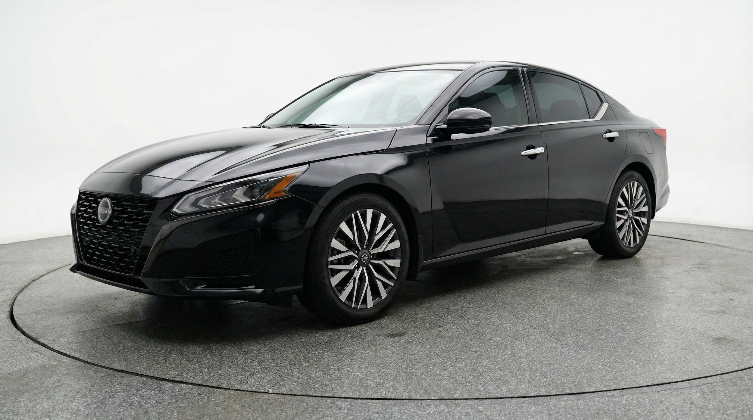 Thumbnail: 2025 Nissan Altima - 3